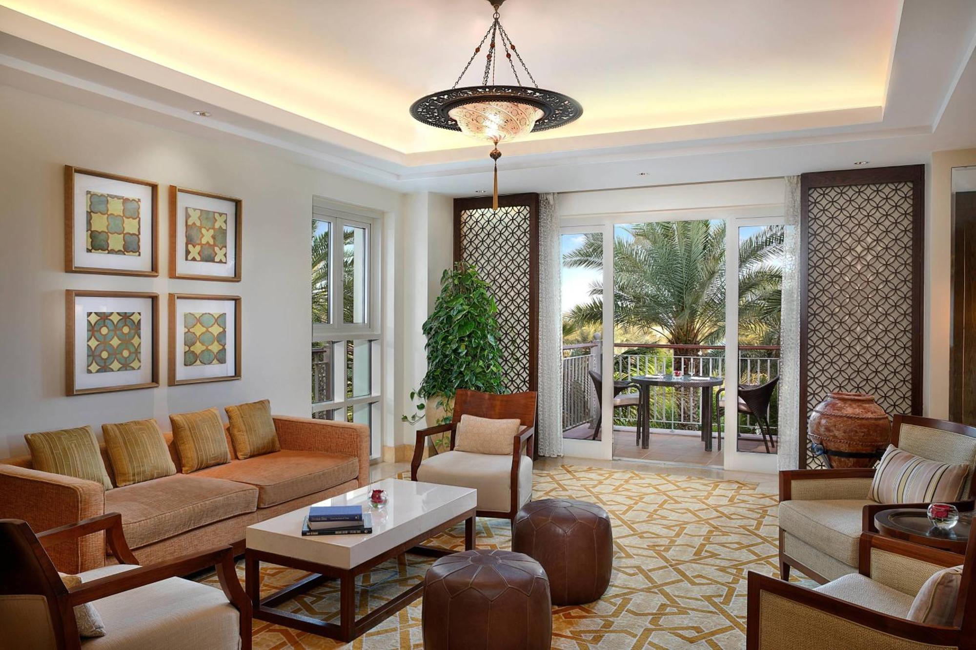 Emirates Suite 1 King Bed Club Lounge Access 5 Culinary Presentations Including Flowing Beverages