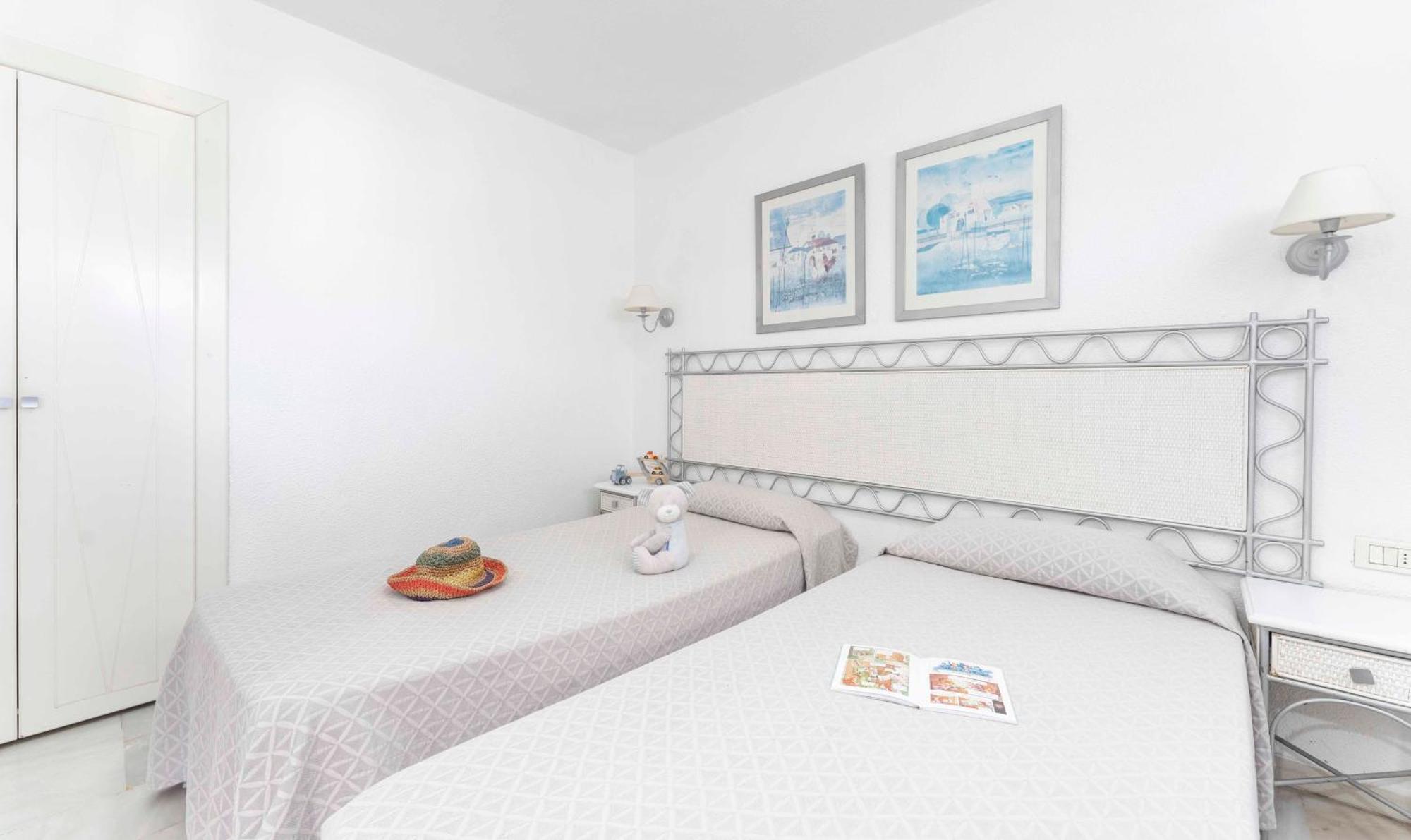 Two-Bedroom Apartment Sea View