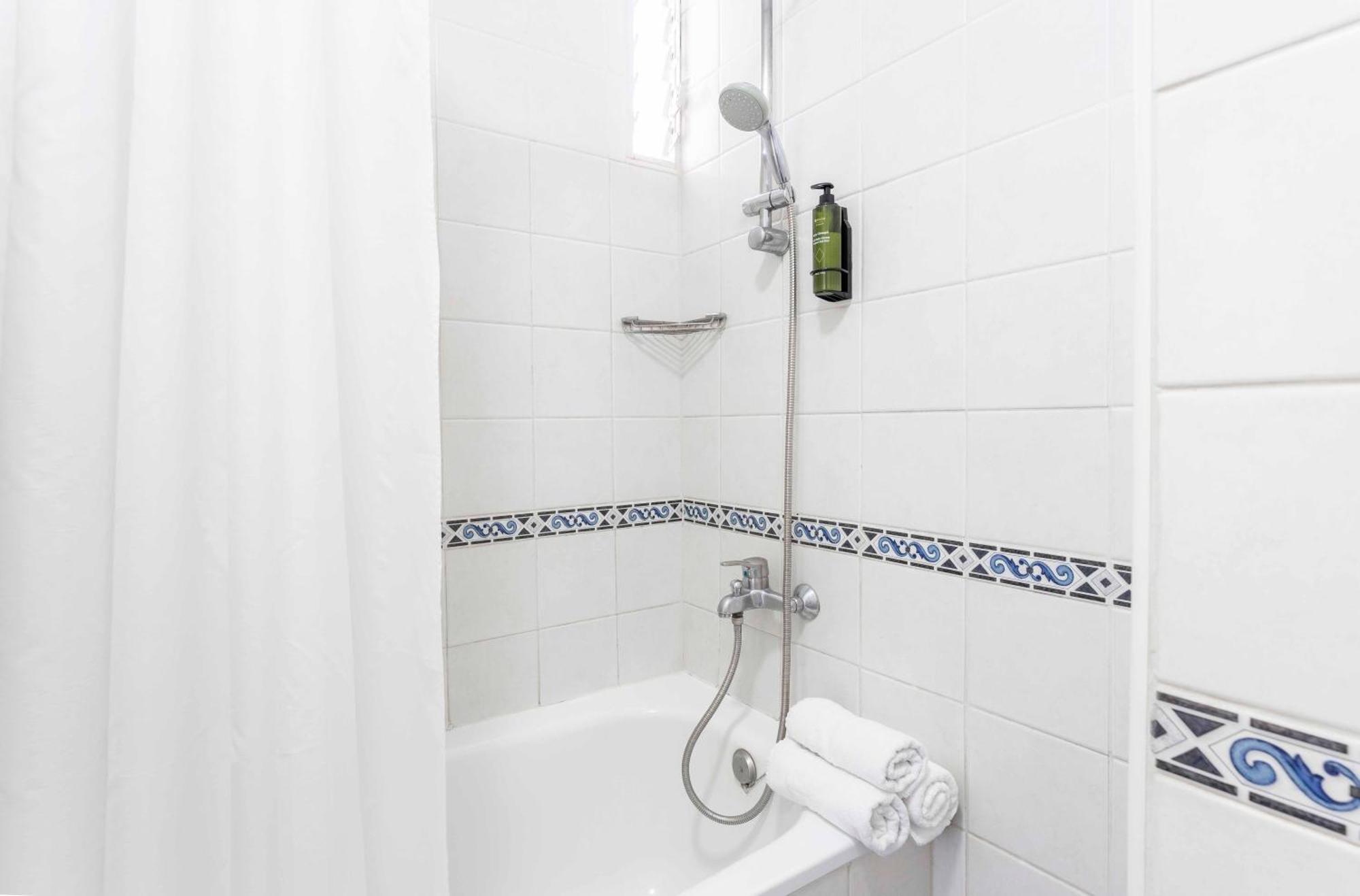 Two-Bedroom Apartment Sea View,1615390111:JPEG
