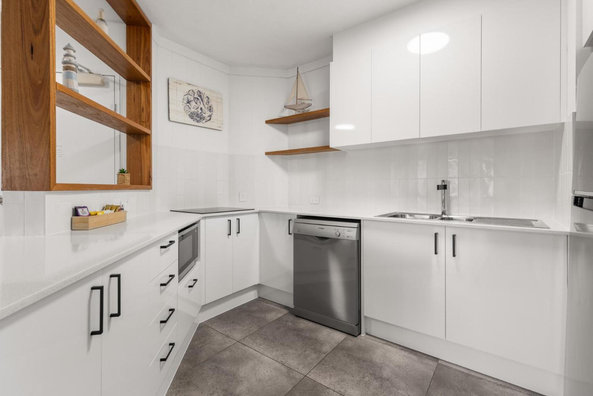 Executive One-Bedroom Apartment,1615681397:JPEG