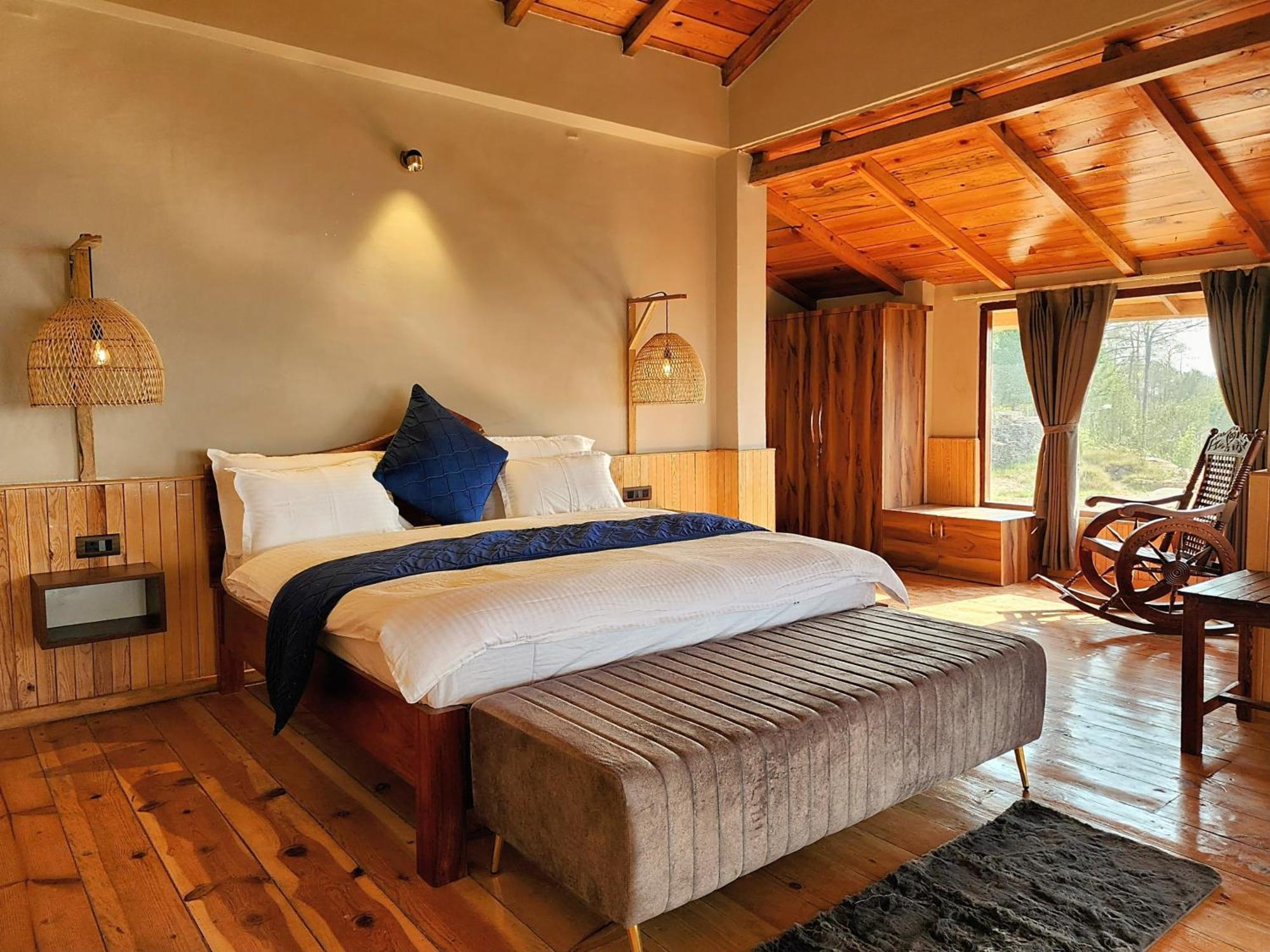 Suite with Mountain View