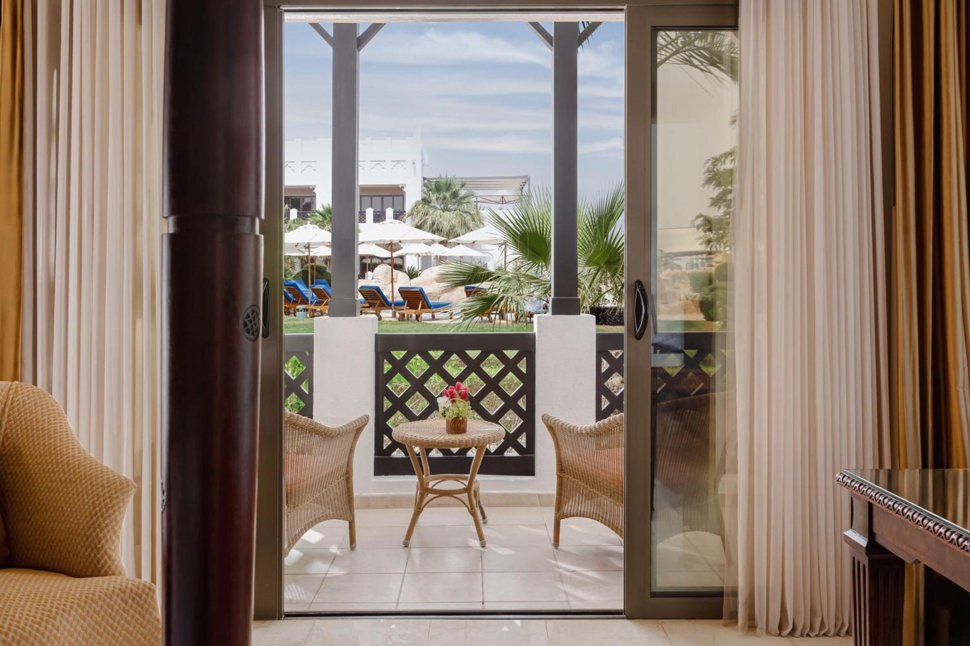 Deluxe Pool View Room Guest room 2 Twin or Single Beds