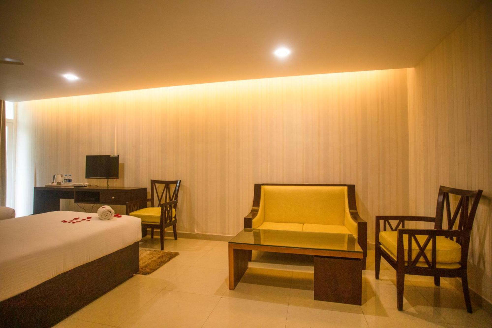 King Room with Pool View