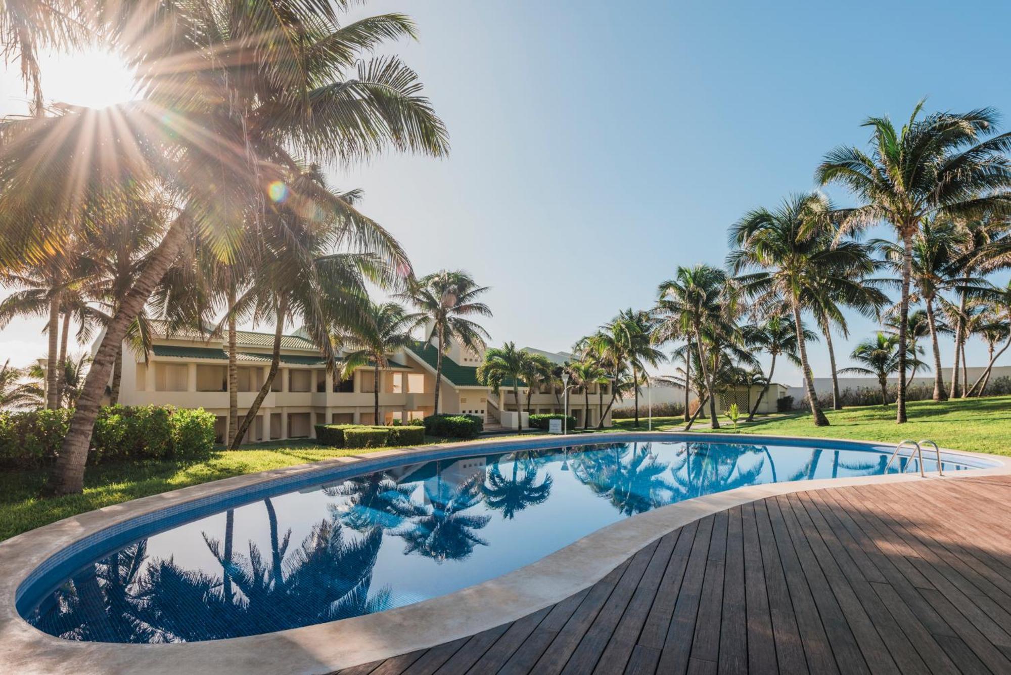 Villa Poolside