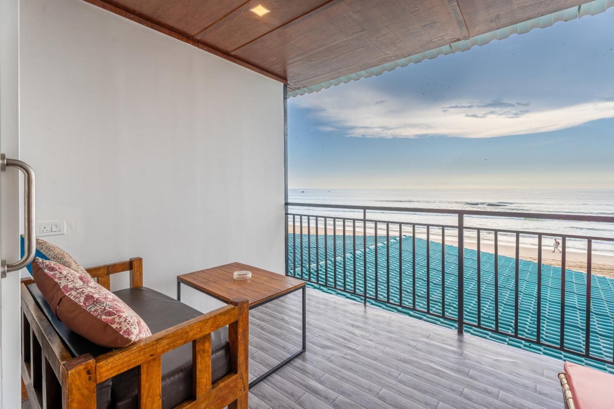 Roof Top Front Sea View Hut,1620603413:JPEG