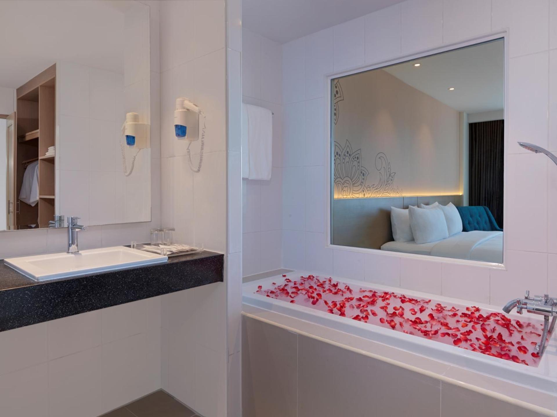 Executive Club Room with Sea View