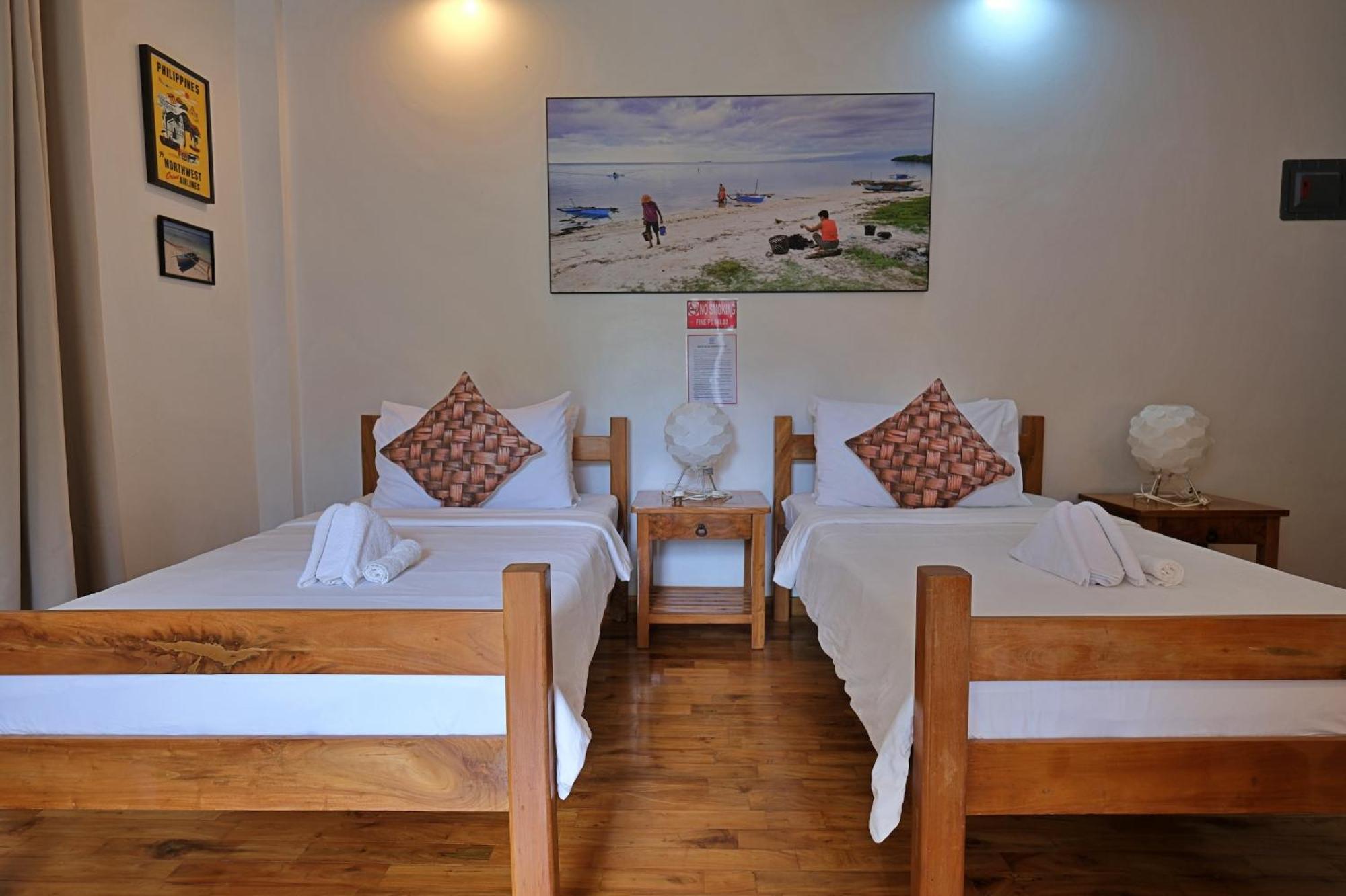 Twin Beds Room