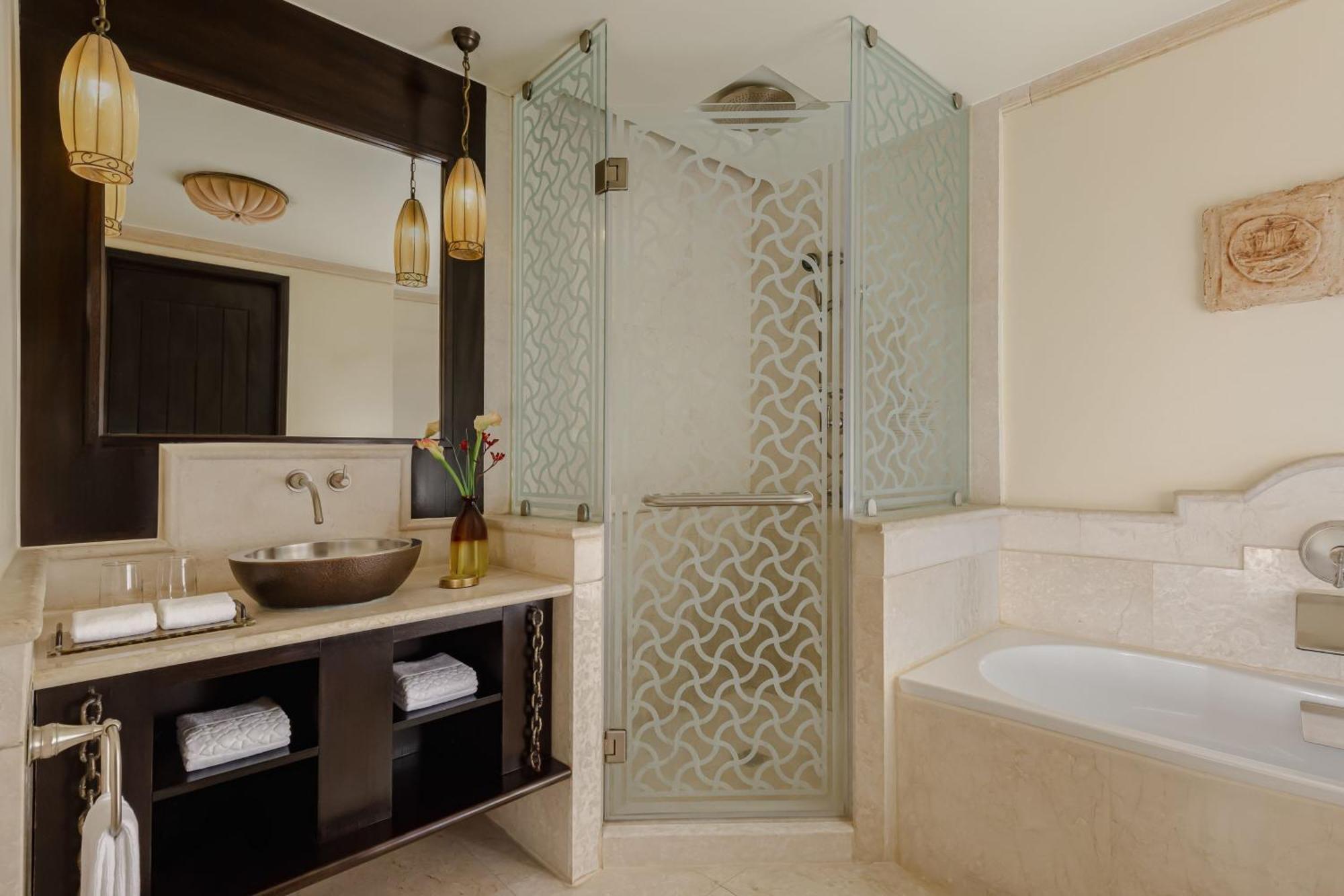 Deluxe Pool View Room Guest room 2 Twin or Single Beds