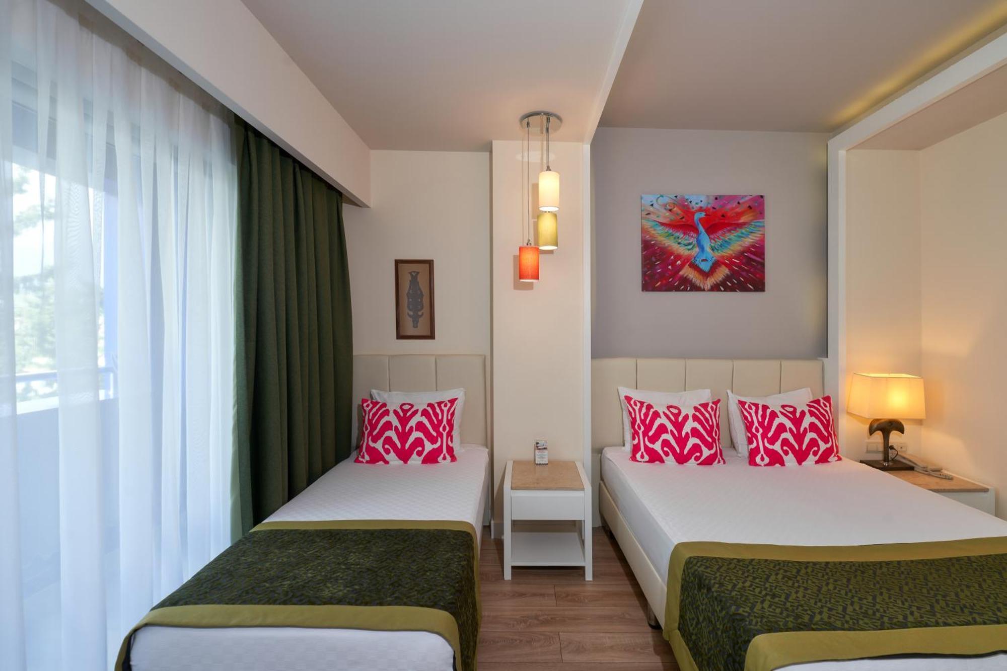 Triple Side Sea View Room 31