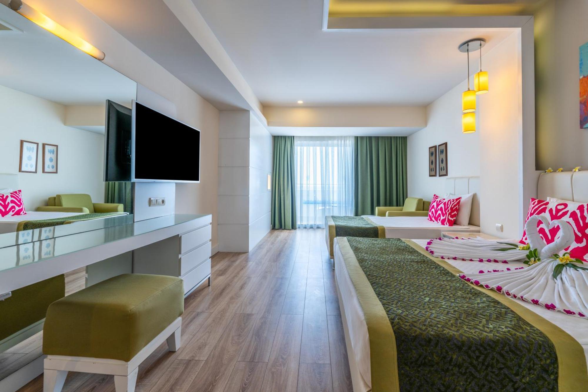 Triple Side Sea View Room 31