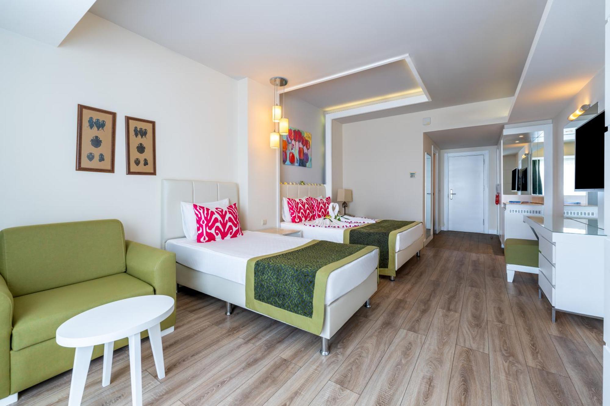 Triple Side Sea View Room 31