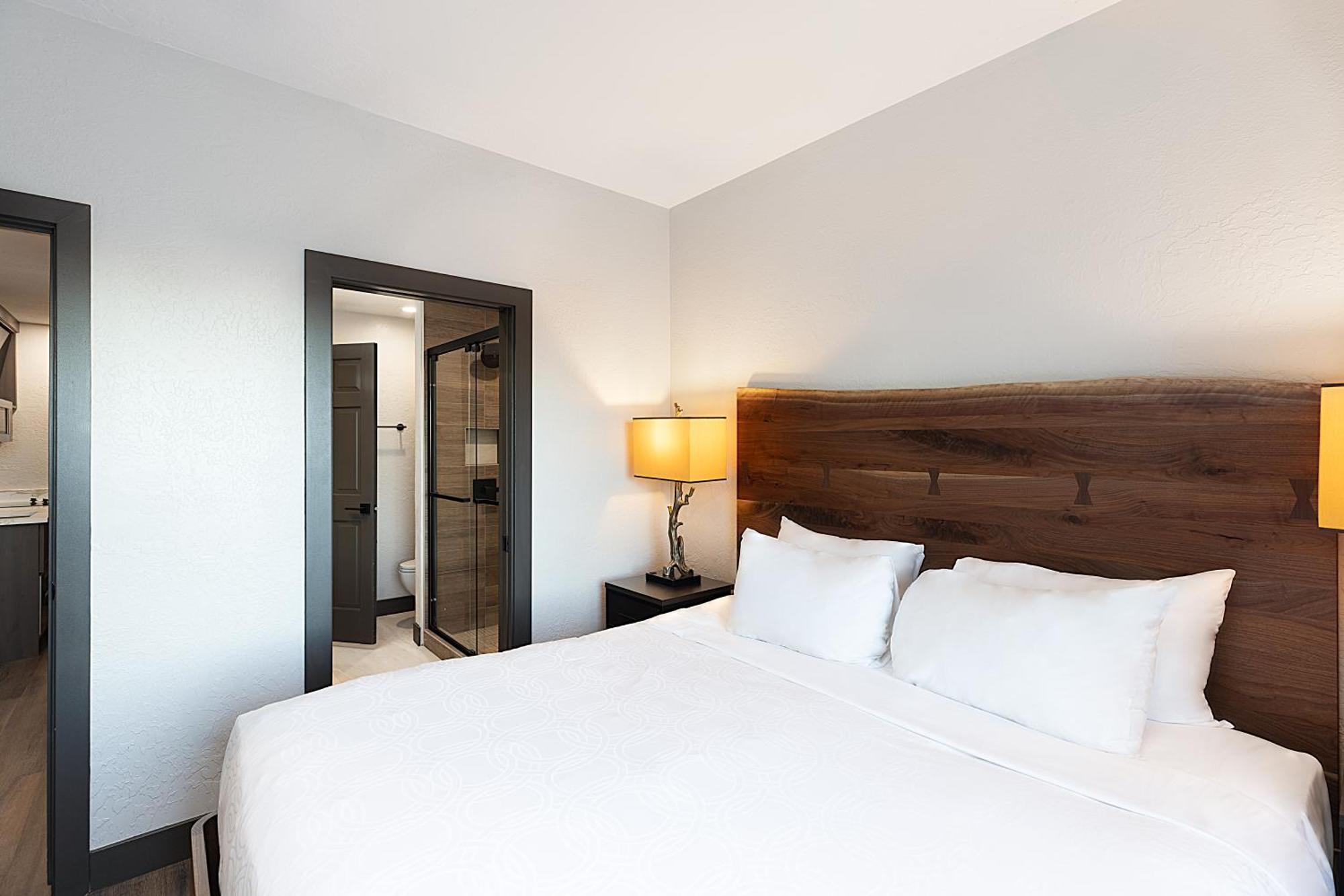 Signature Suite