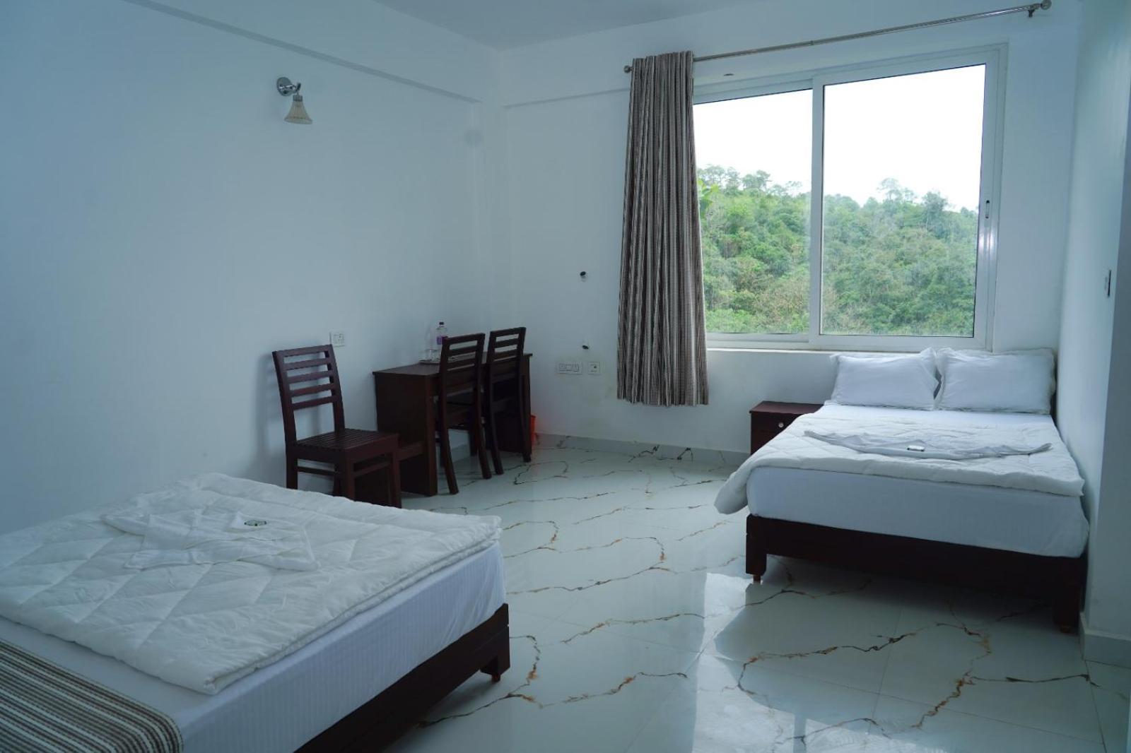 Deluxe Double Room with Balcony