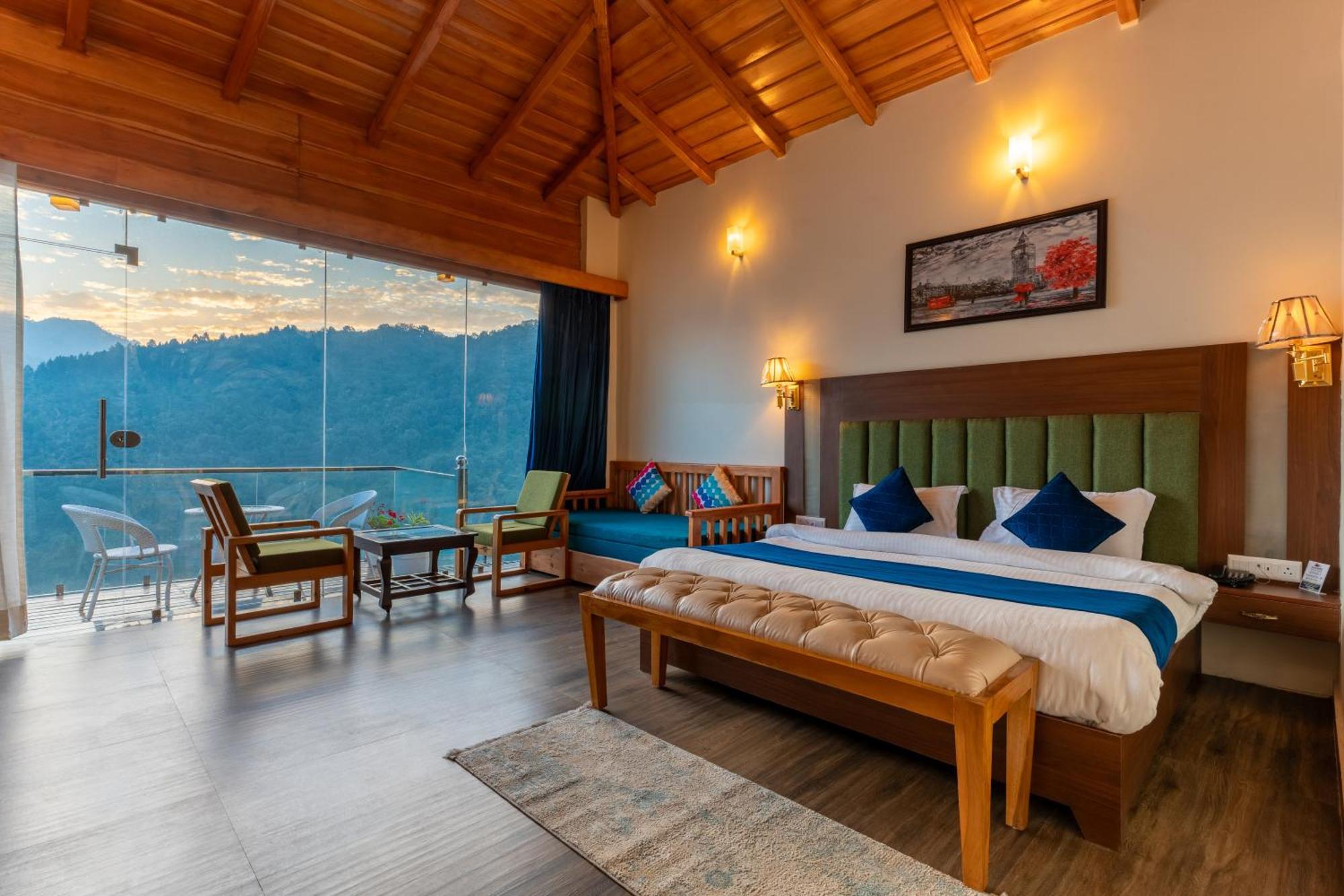 Family Room with Lake View