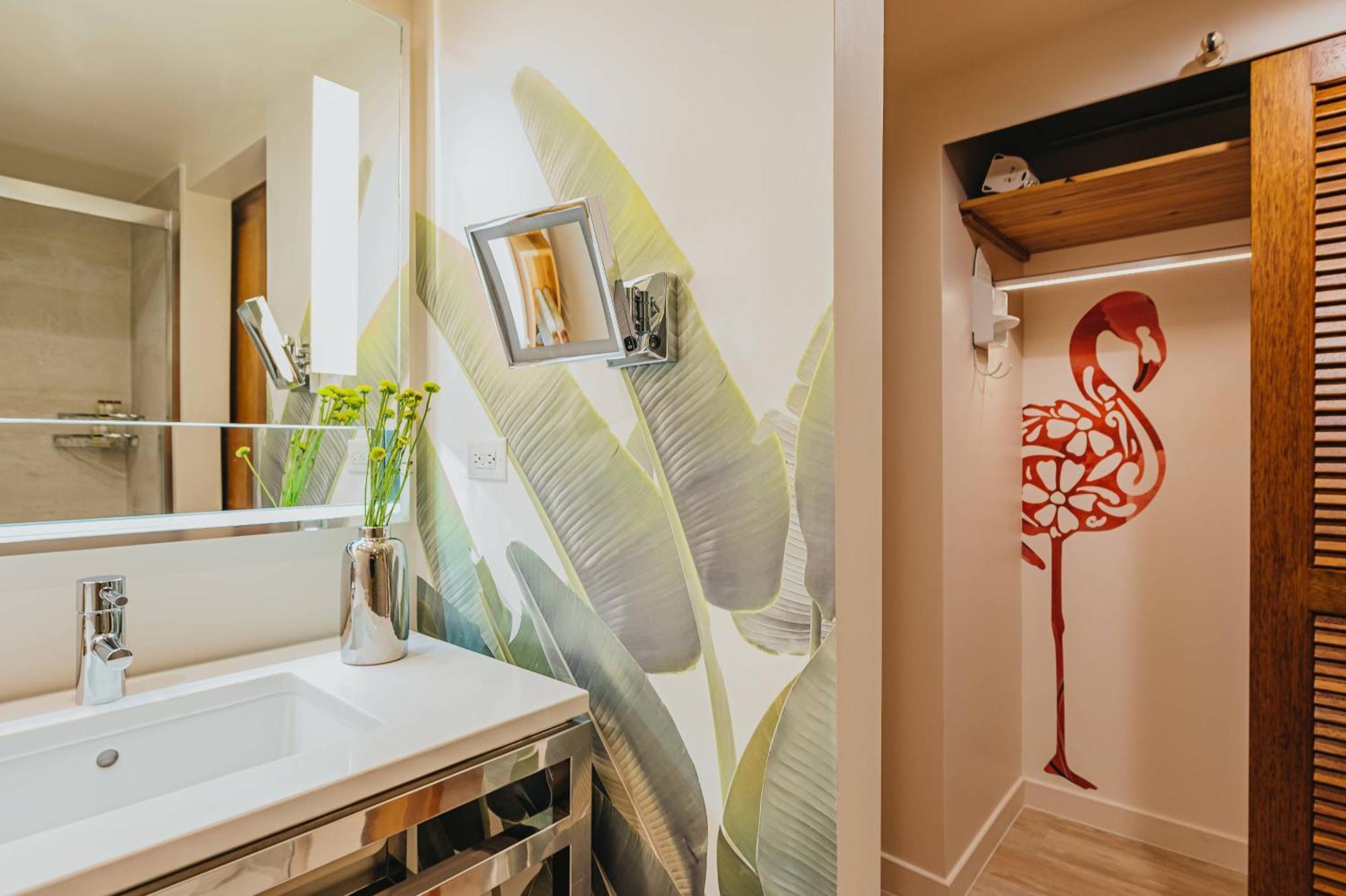 Island Kamer met 2 Tweepersoonsbedden - Alleen voor Volwassenen