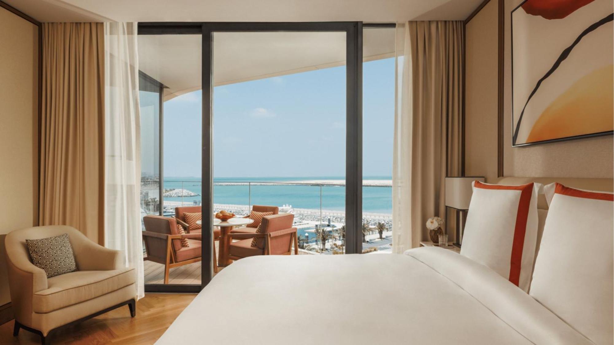 Three Bedroom Panoramic Residence Marina View