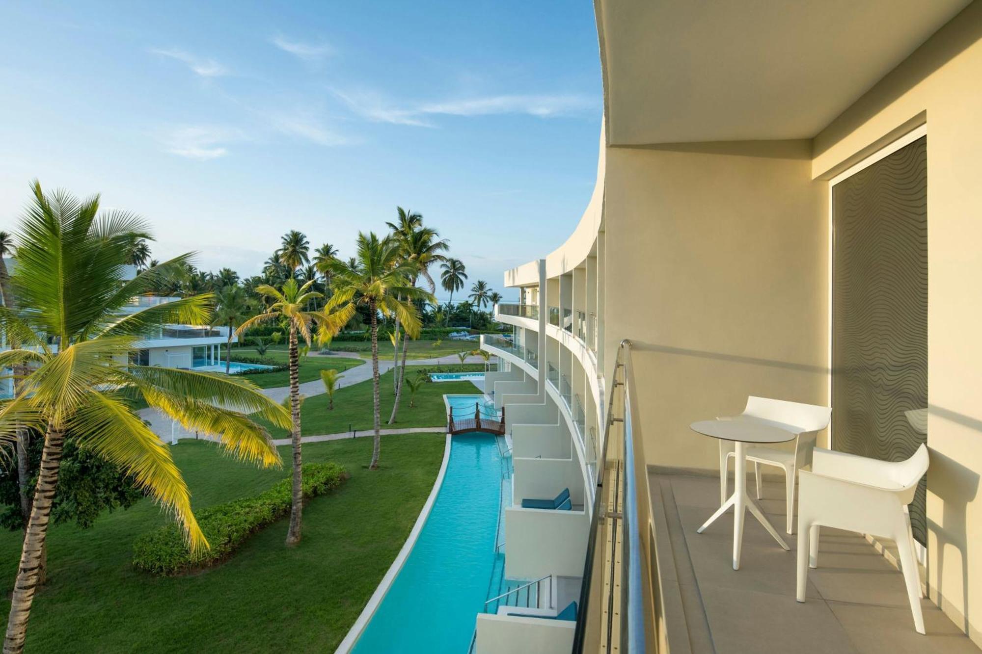 Habitación Estándar con cama extragrande y vistas al jardín