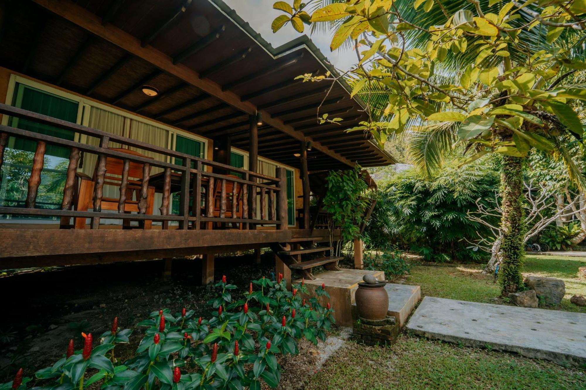 Semi Tropical Family Cottage