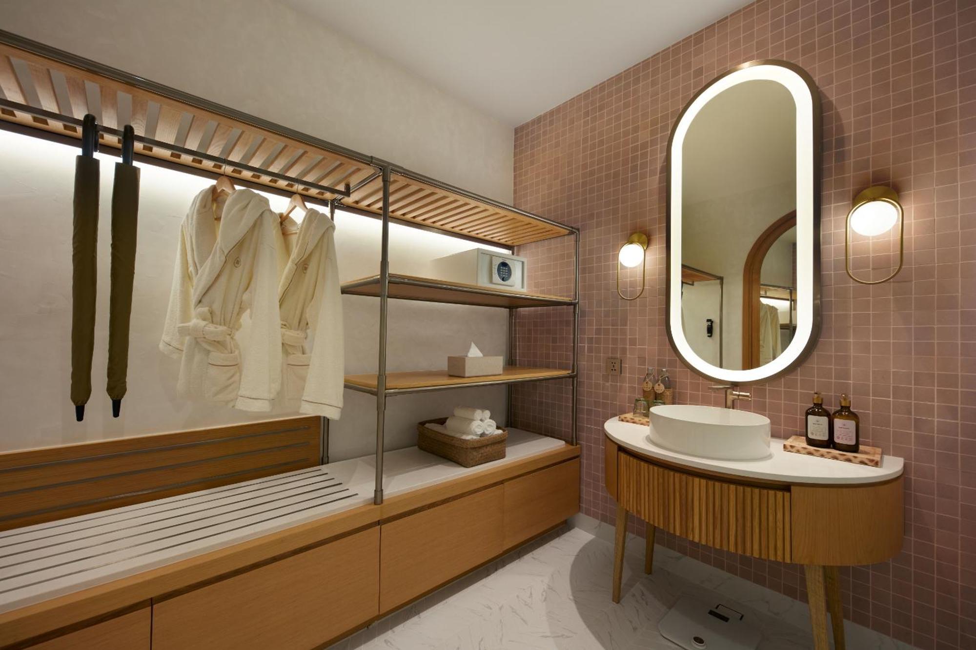 Superior Tweepersoonskamer met 1 of 2 Bedden en Uitzicht op het Zwembad