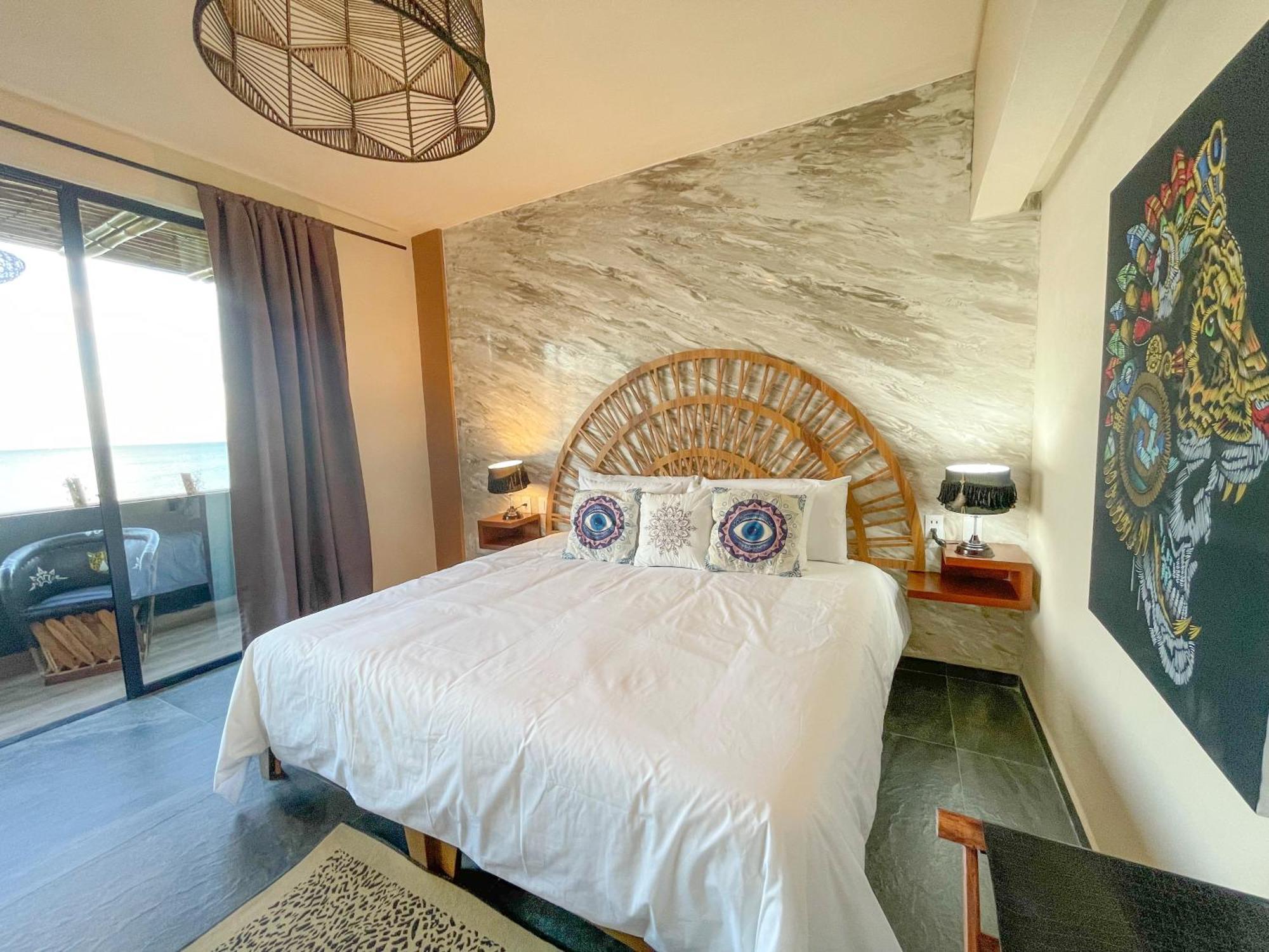 Deluxe Double Room with Balcony and Sea View