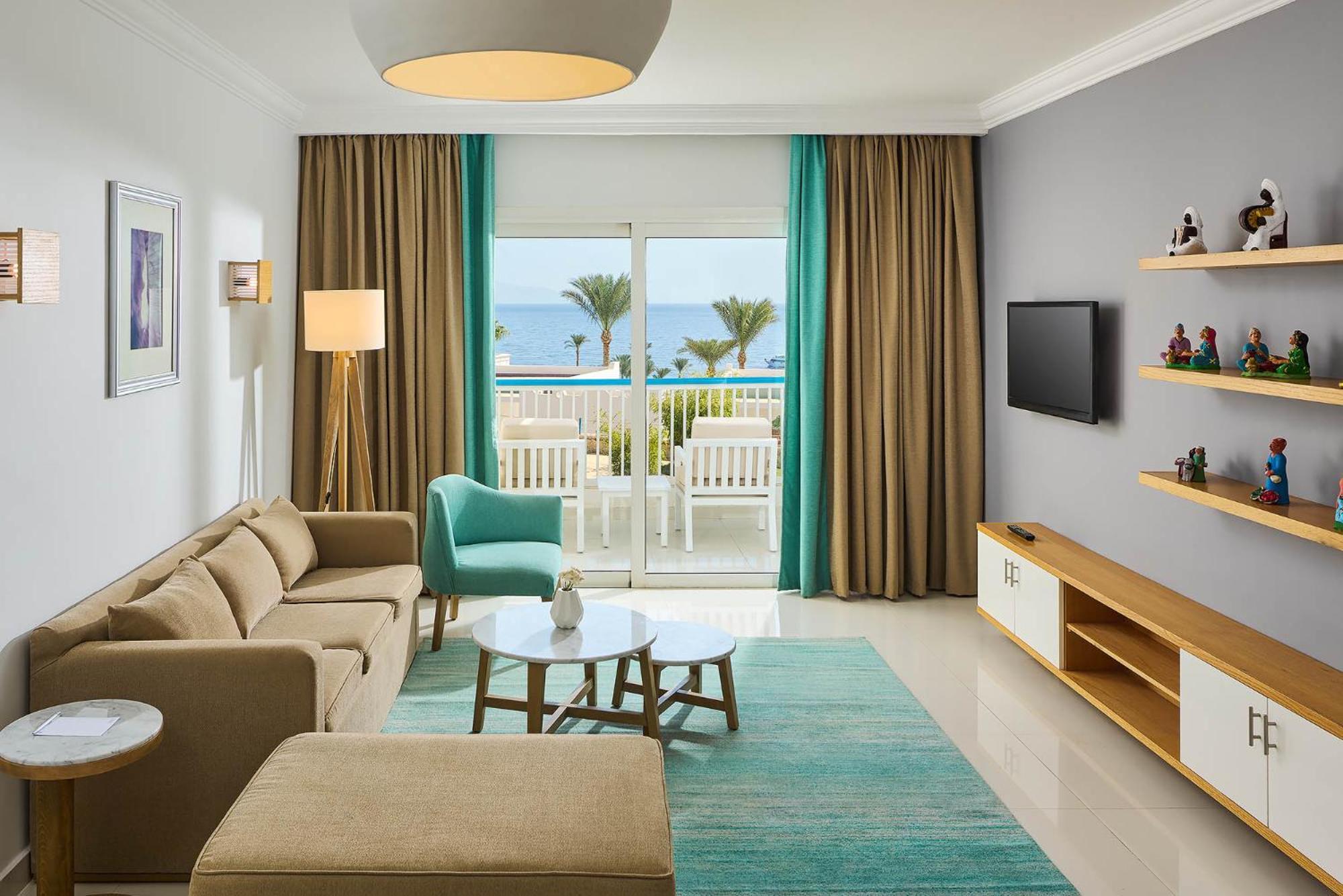 Premium Suite Sea View 1 King Bed