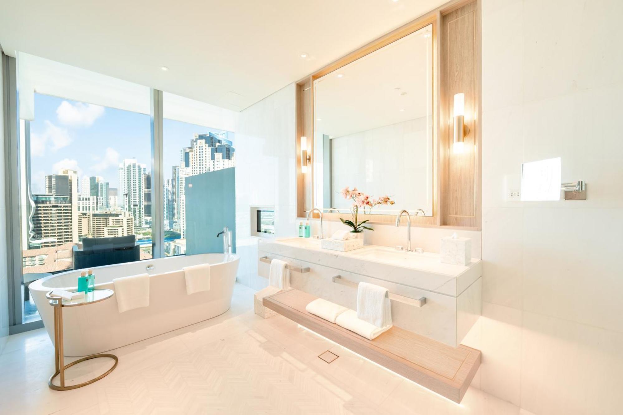 1 Bedroom Skyline Suite Pool Including Gala & Party