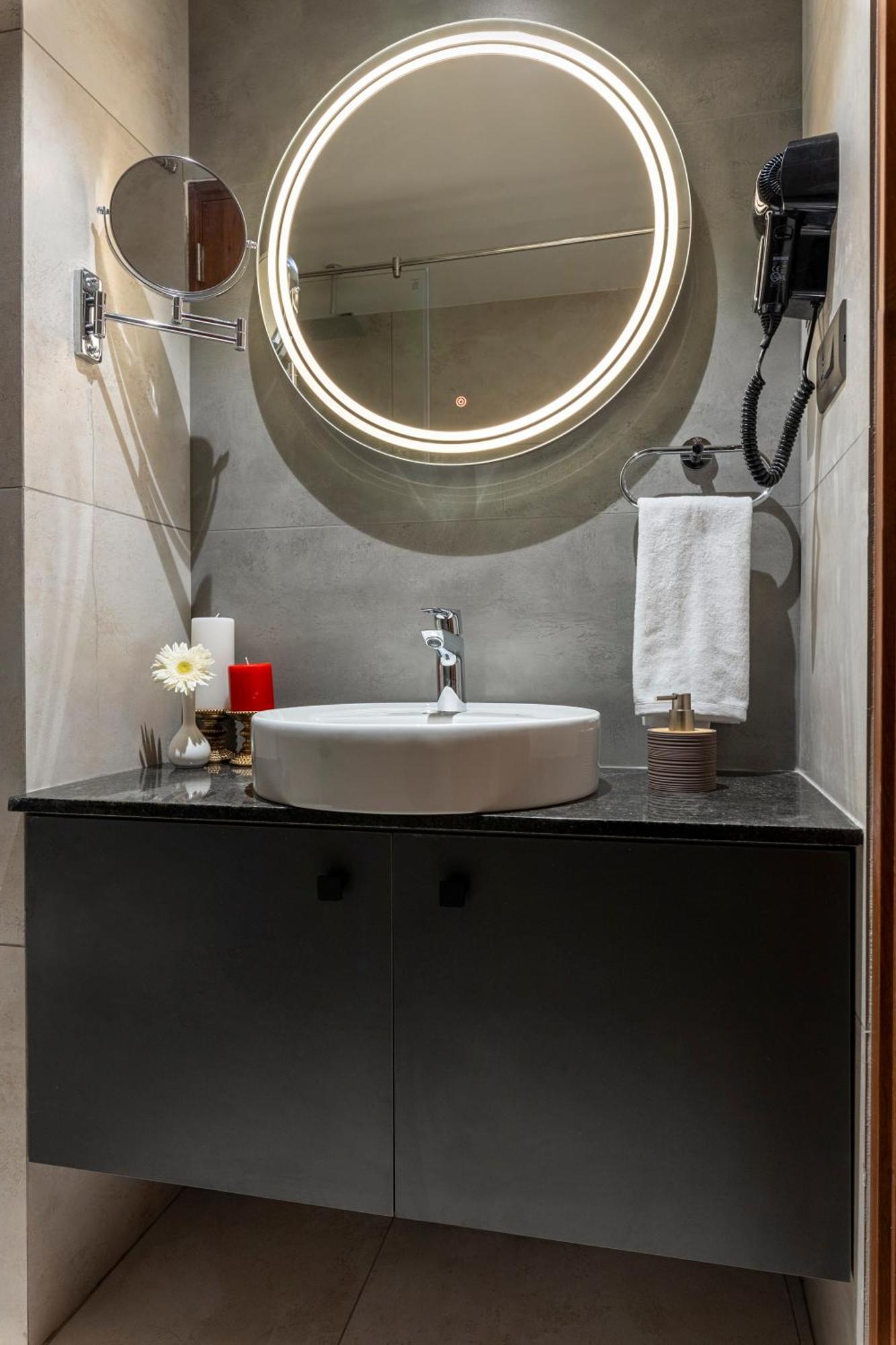 Premier Room,1639520466:JPEG