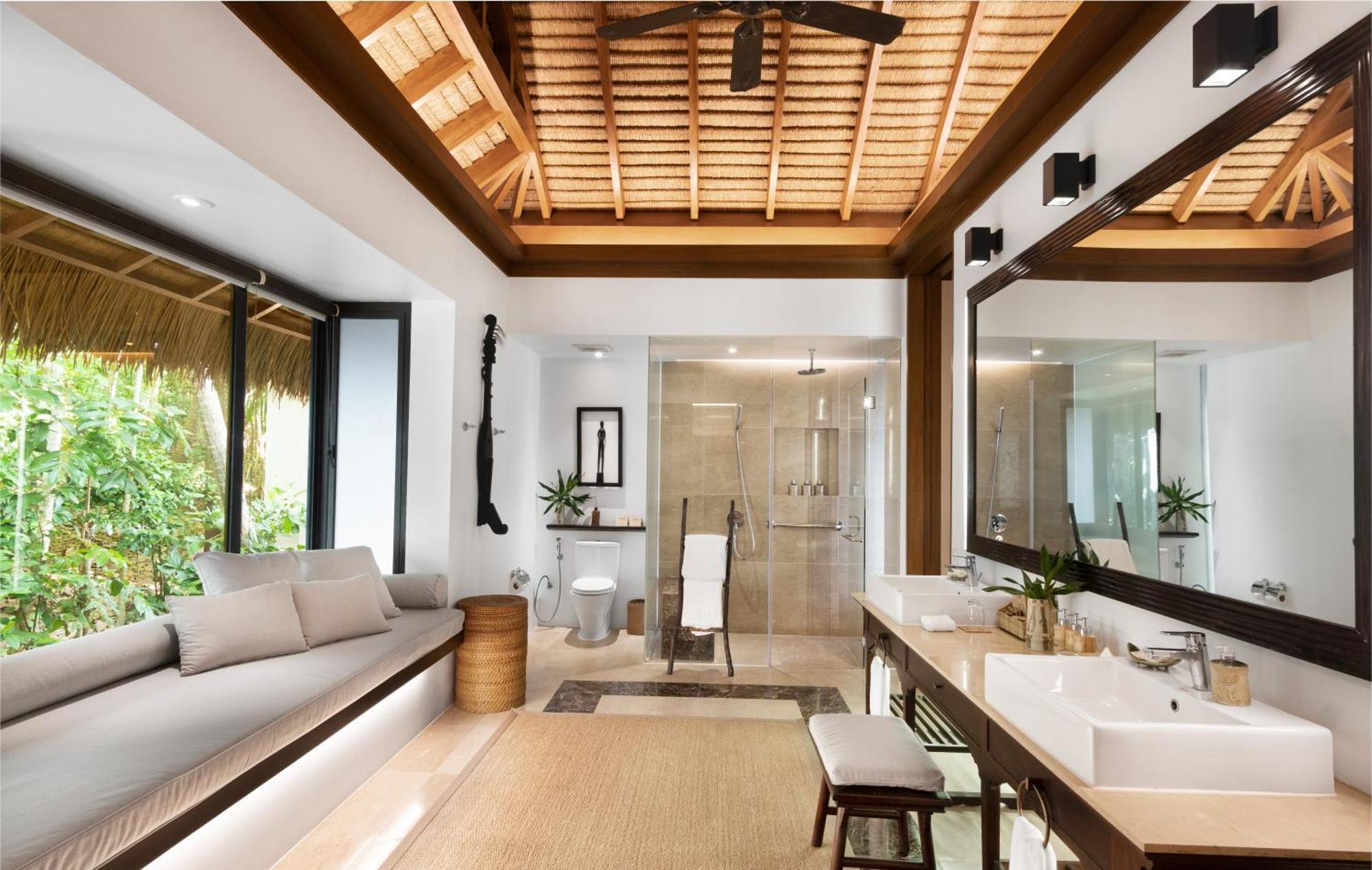1 King Bed Pool Villa