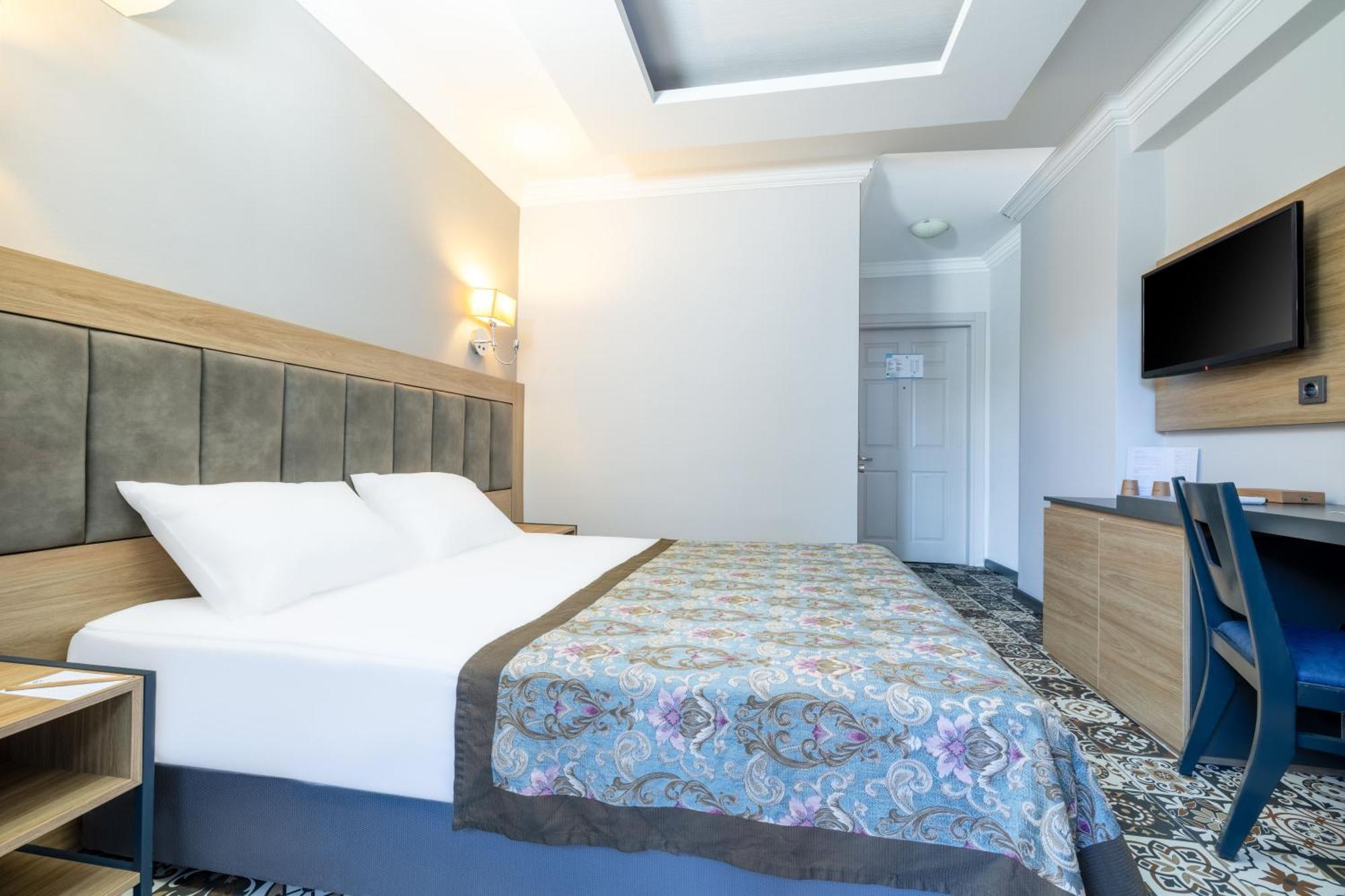 Standard Double or Twin Room Garden View