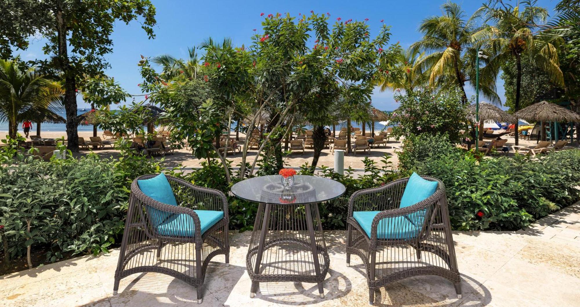 Villa Nupcial de 2 plantas con 1 dormitorio, mayordomo y bañera Tranquility - Frente a la playa