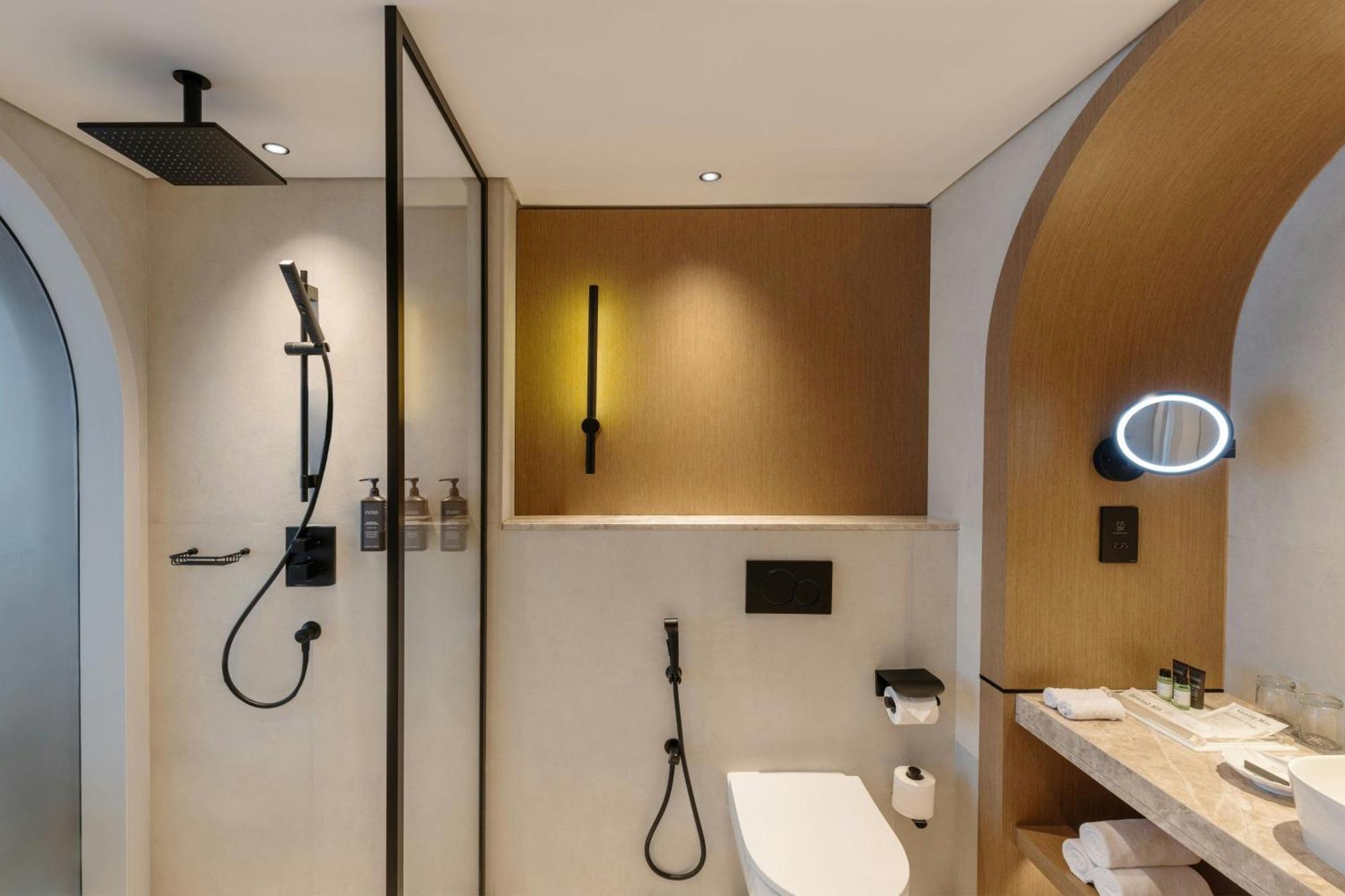 Premium King Suite JBR View Club Lounge Access