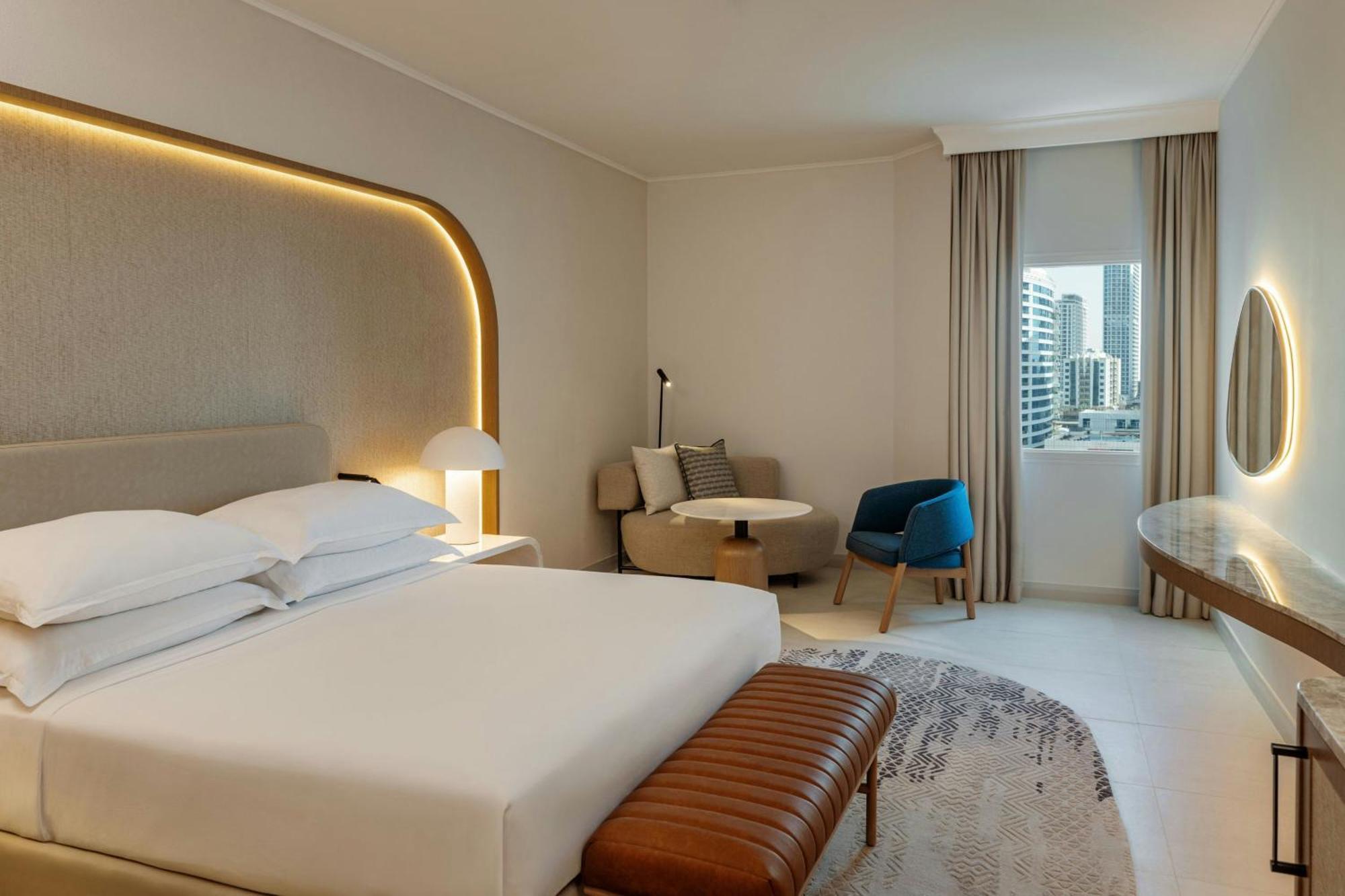 Premium King Suite JBR View Club Lounge Access