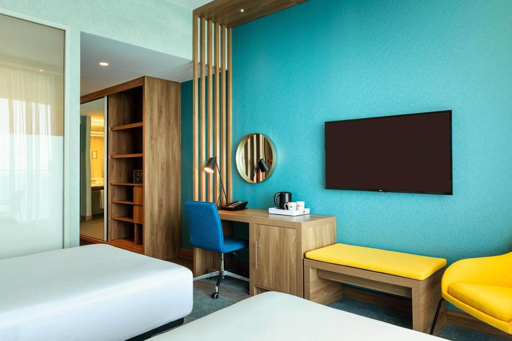 Aloft Sea View Twin Room Balcony including F&B Spa & Abra Boat Tour