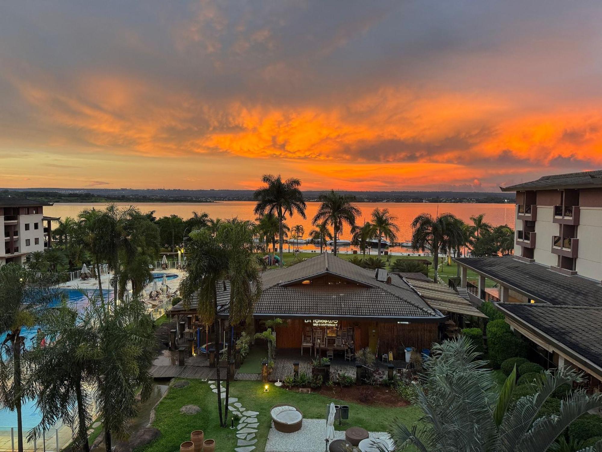 Apartamento com Vista do Lago
