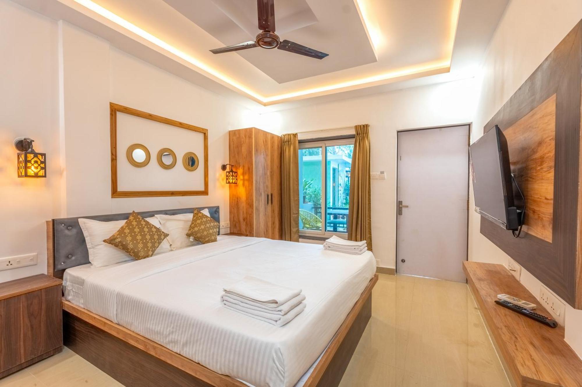 King Room with Pool View