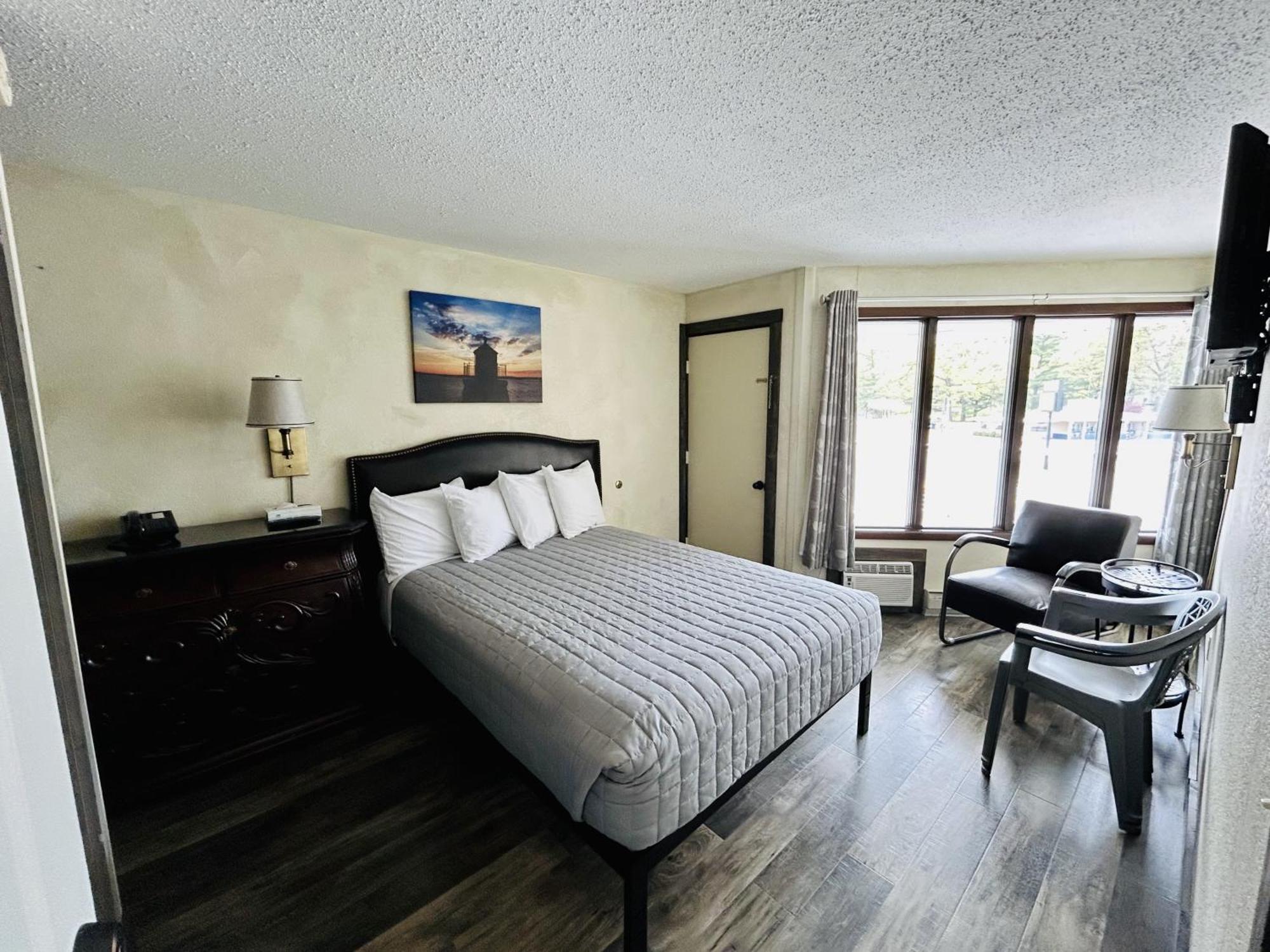 Queen Room with Balcony