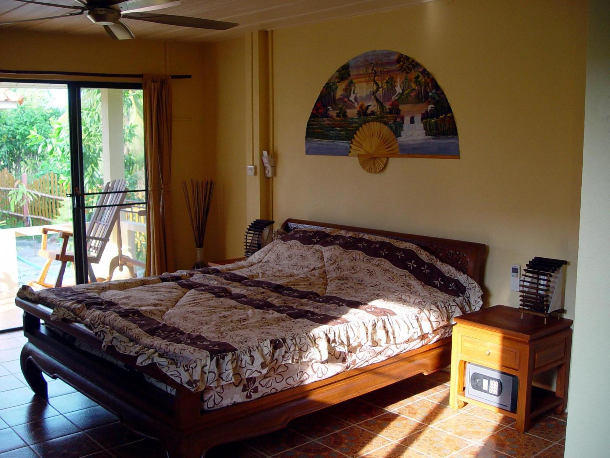 Deluxe Bungalow with Fan