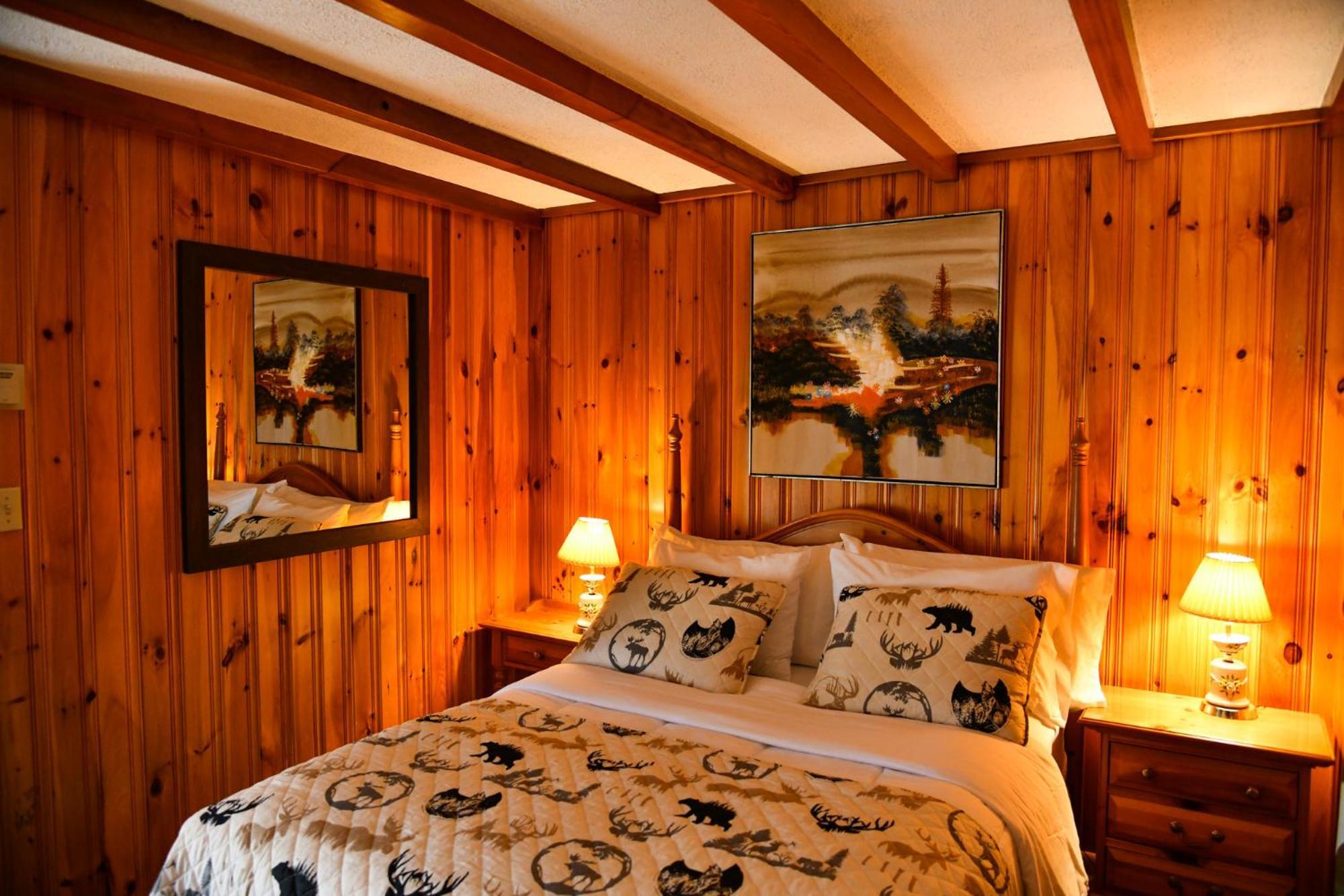 Suite with Hot Tub