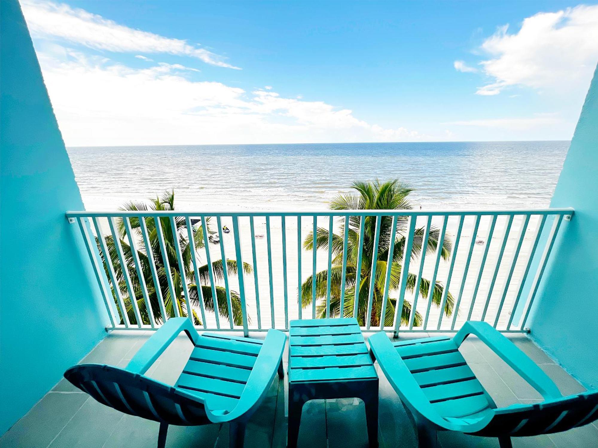 Beachfront King Bed Studio Balcony,1651172038:JPEG