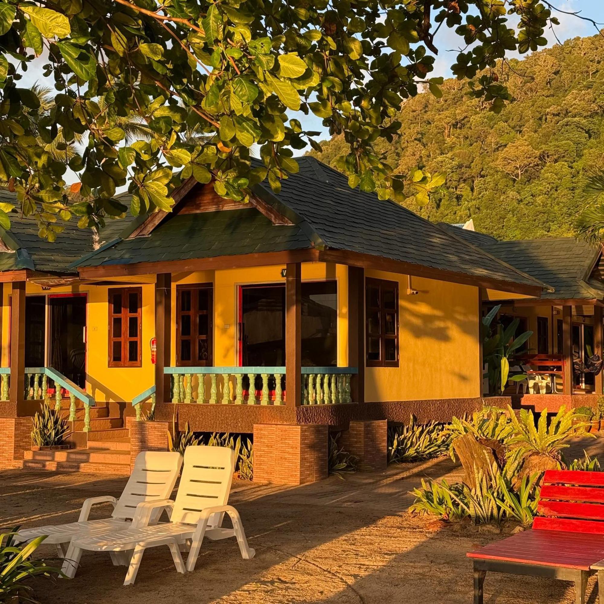 Bungalow Beach Front