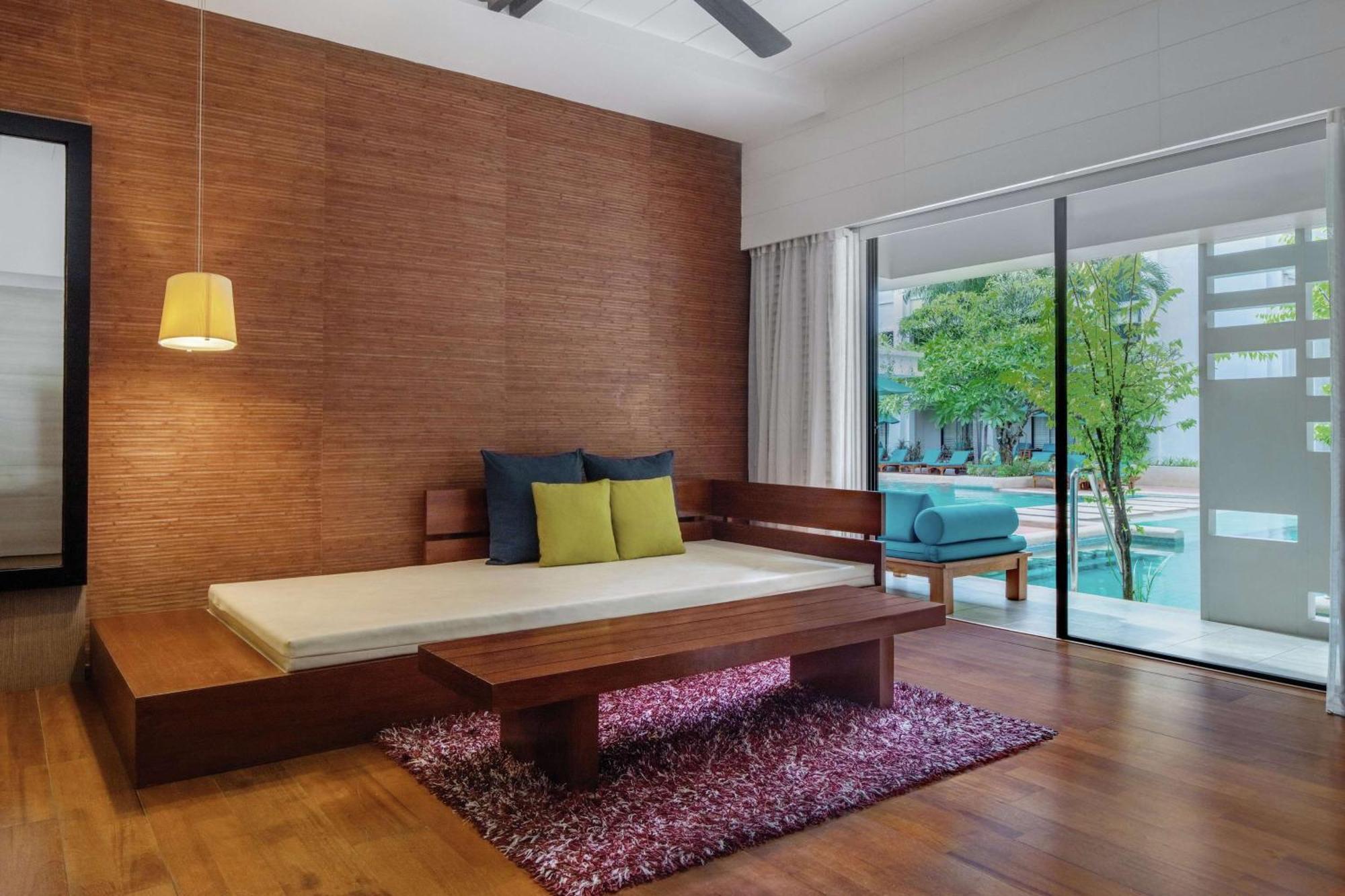 Premium Suite met Kingsize Bed en Toegang tot het Zwembad