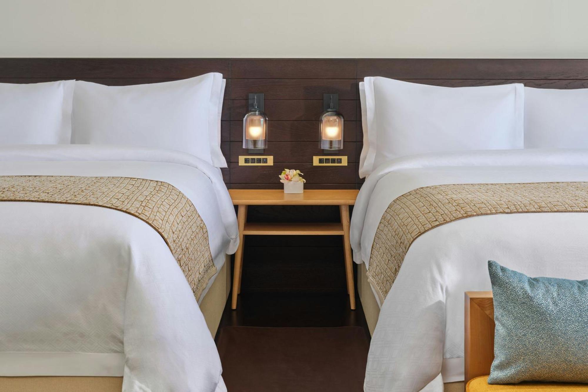 Deluxe Double Room with Two Double Beds, Balcony and Ocean View,1658293573:JPEG