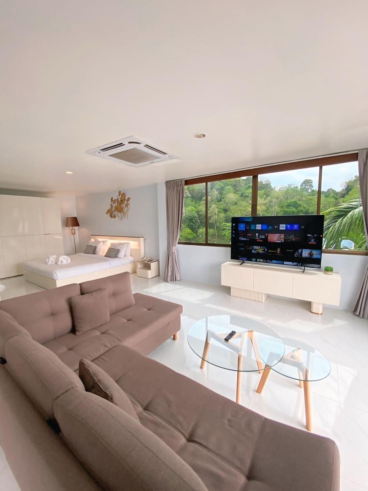 Penthouse Suite,1664648186:JPEG