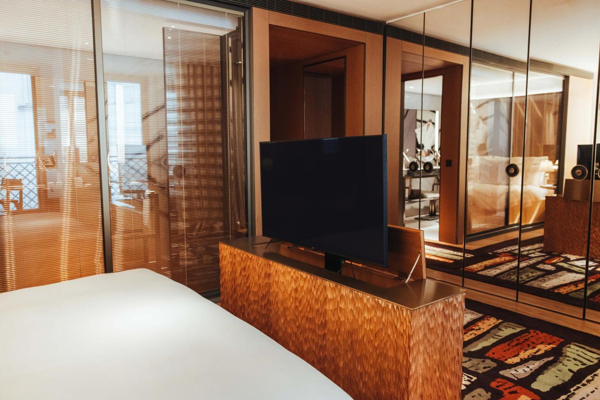 Winter Garden Suite