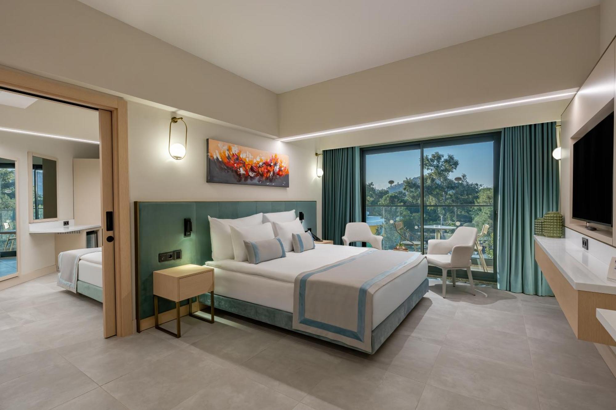 Deluxe Family Room