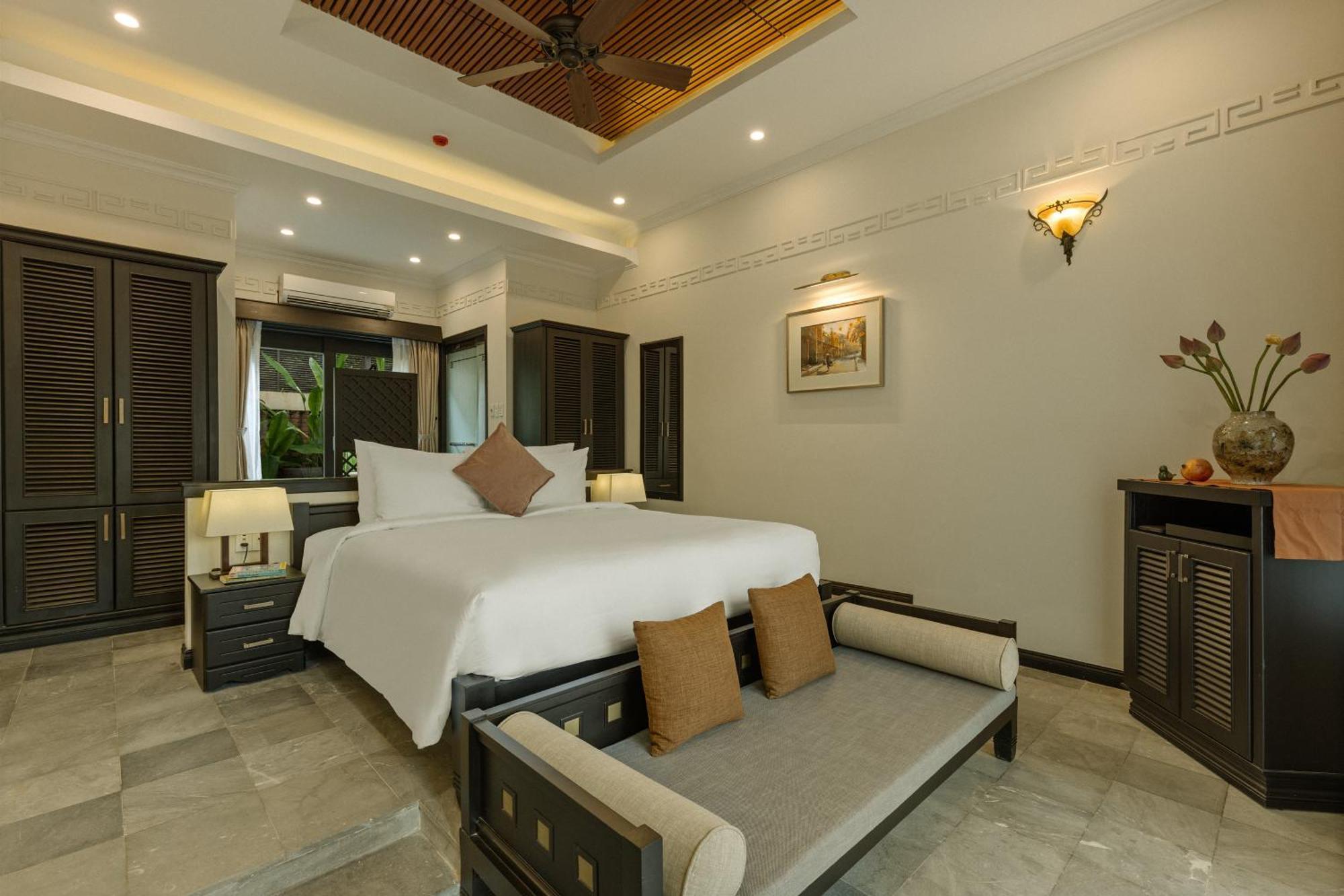 Premium Suite bathtub,1690239327:JPEG