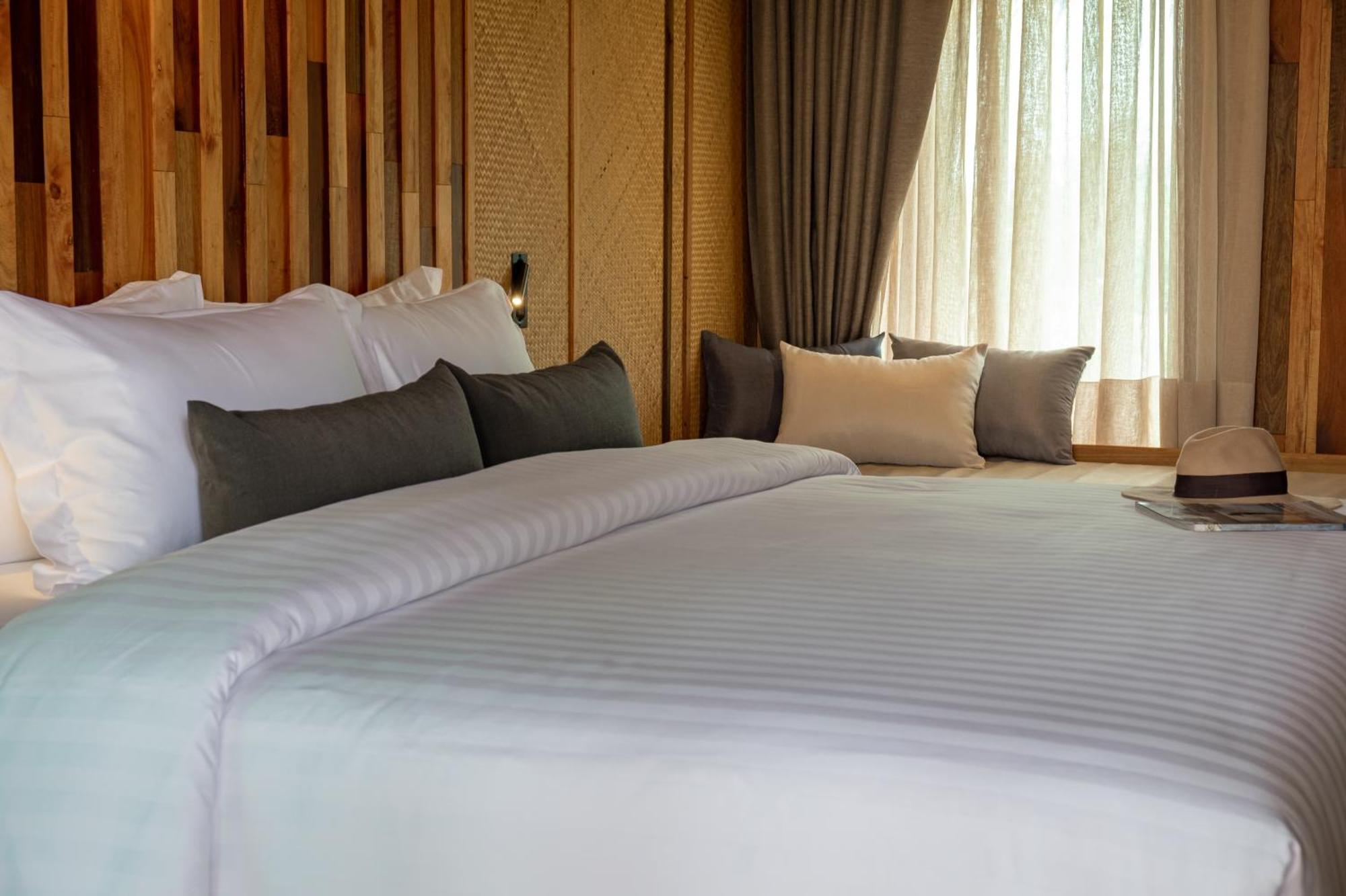 Family Suite Water Villa Schedule Shuttle to Ao Nang Beach or Railay Beach