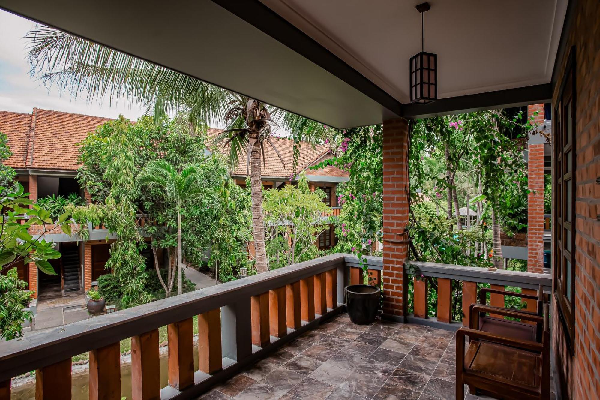 Superior Twin Room Hue City Tour or Afternoon Cocktail
