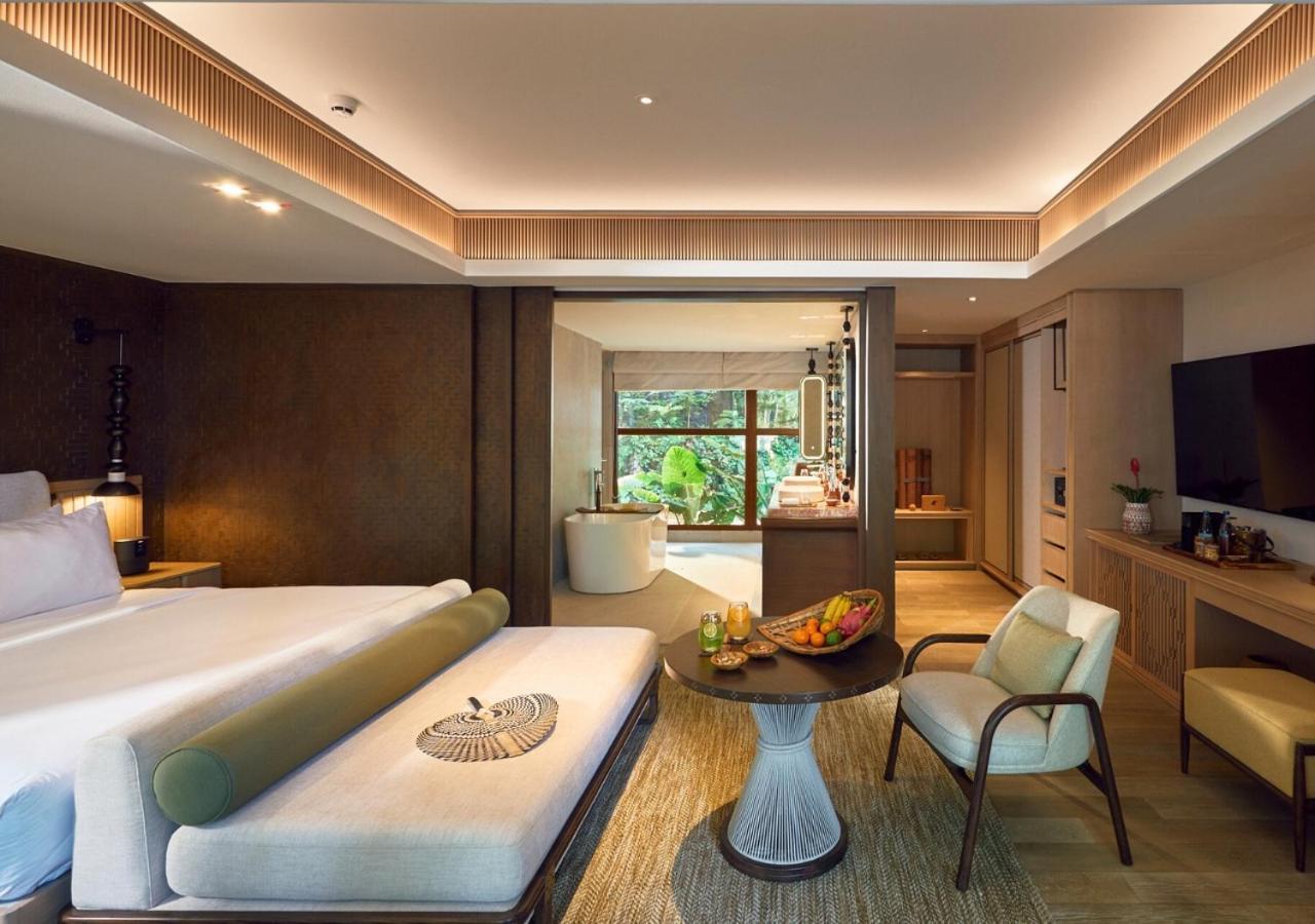 1 King Bed Forest Suite,1742713698:JPEG