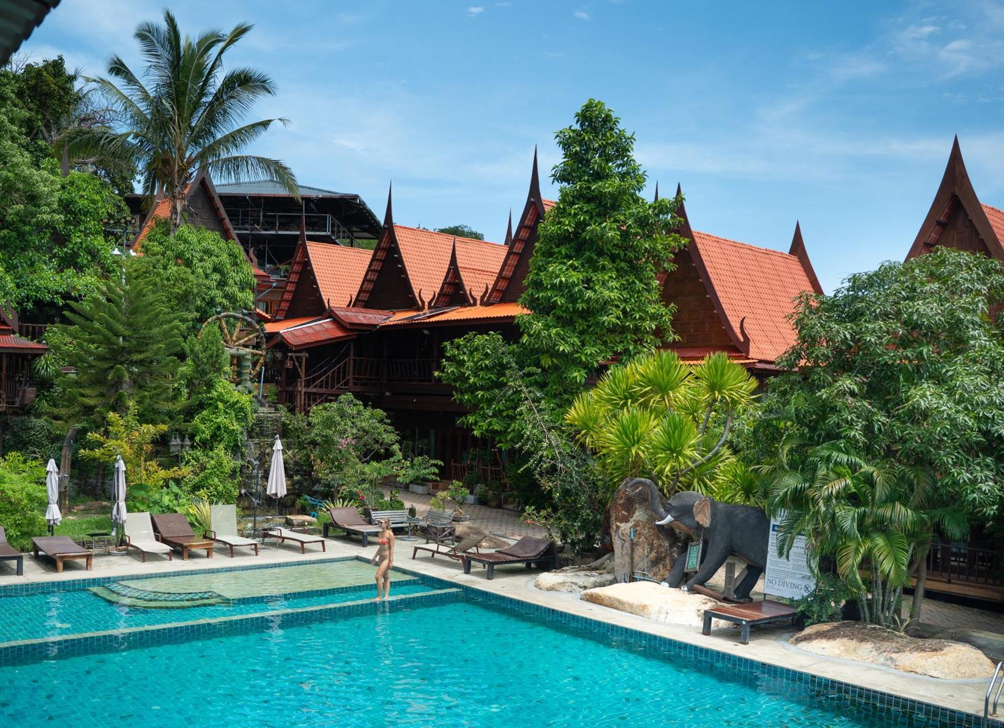 Deluxe Thai Pool View